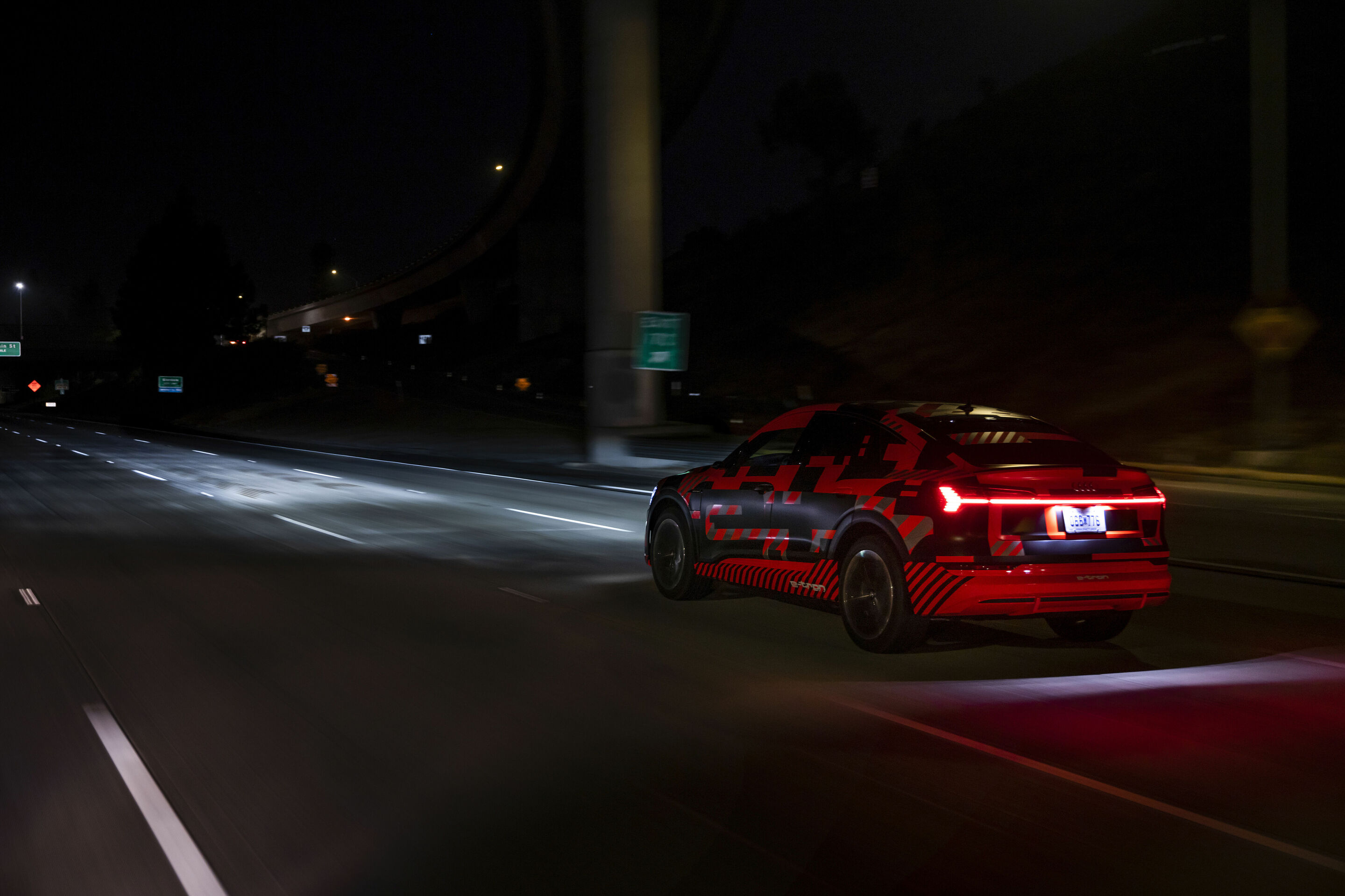 Audi e-tron Sportback - Audi e-tron Sportback: digitale Matrix LED-Scheinwerfer