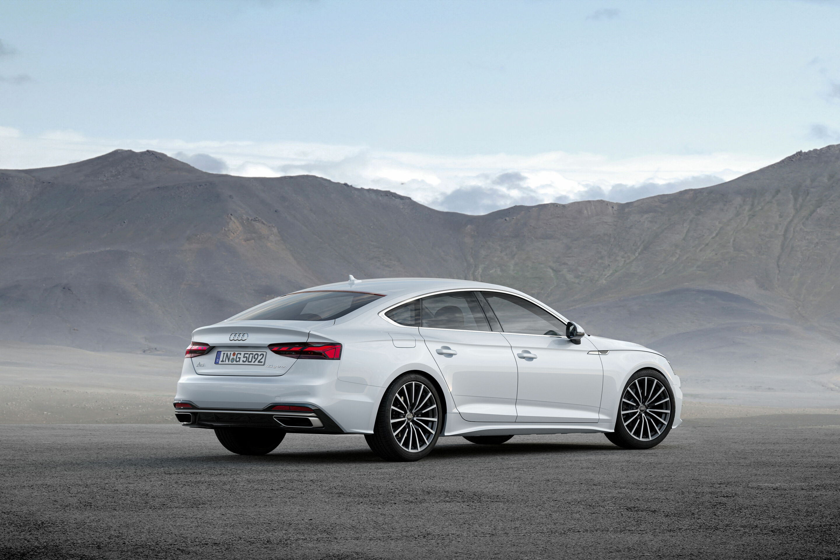 Audi A5 Sportback 40 g-tron (2019 bis 2024) - Standaufnahme,
Farbe: Gletscherweiß