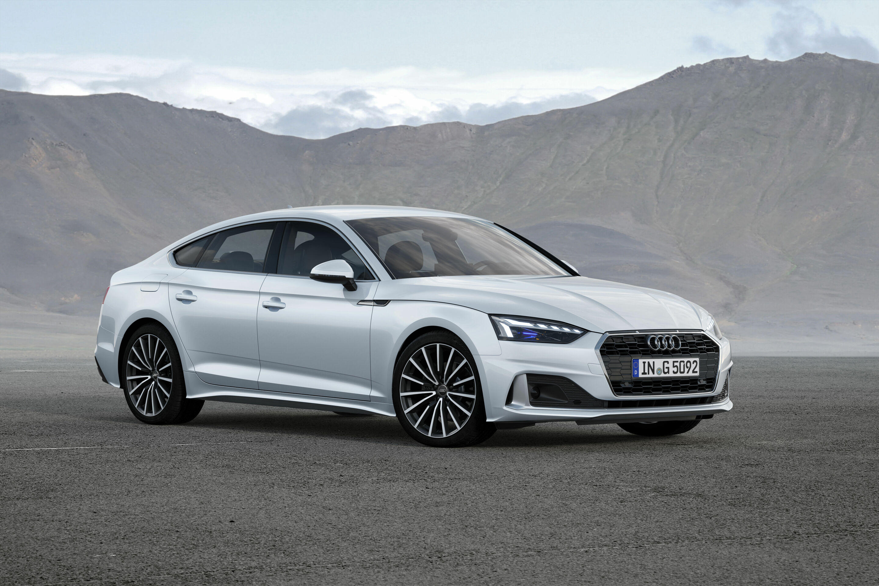 Audi A5 Sportback 40 g-tron (2019 bis 2024) - Standaufnahme,
Farbe: Gletscherweiß