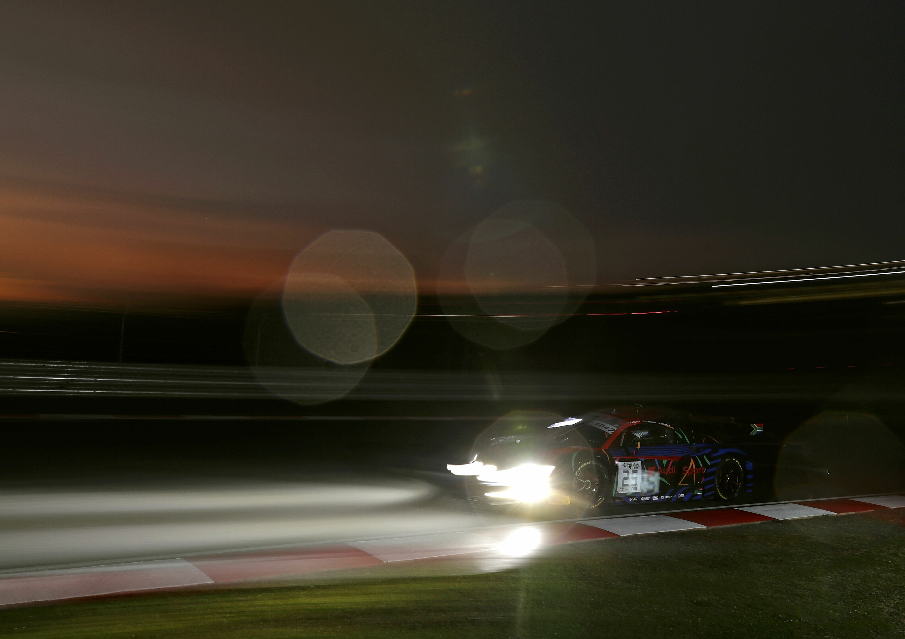 9h Kyalami 2019 - Audi R8 LMS #25 (Audi Sport Team WRT), Kelvin van der Linde/Dries Vanthoor/Frédéric Vervisch