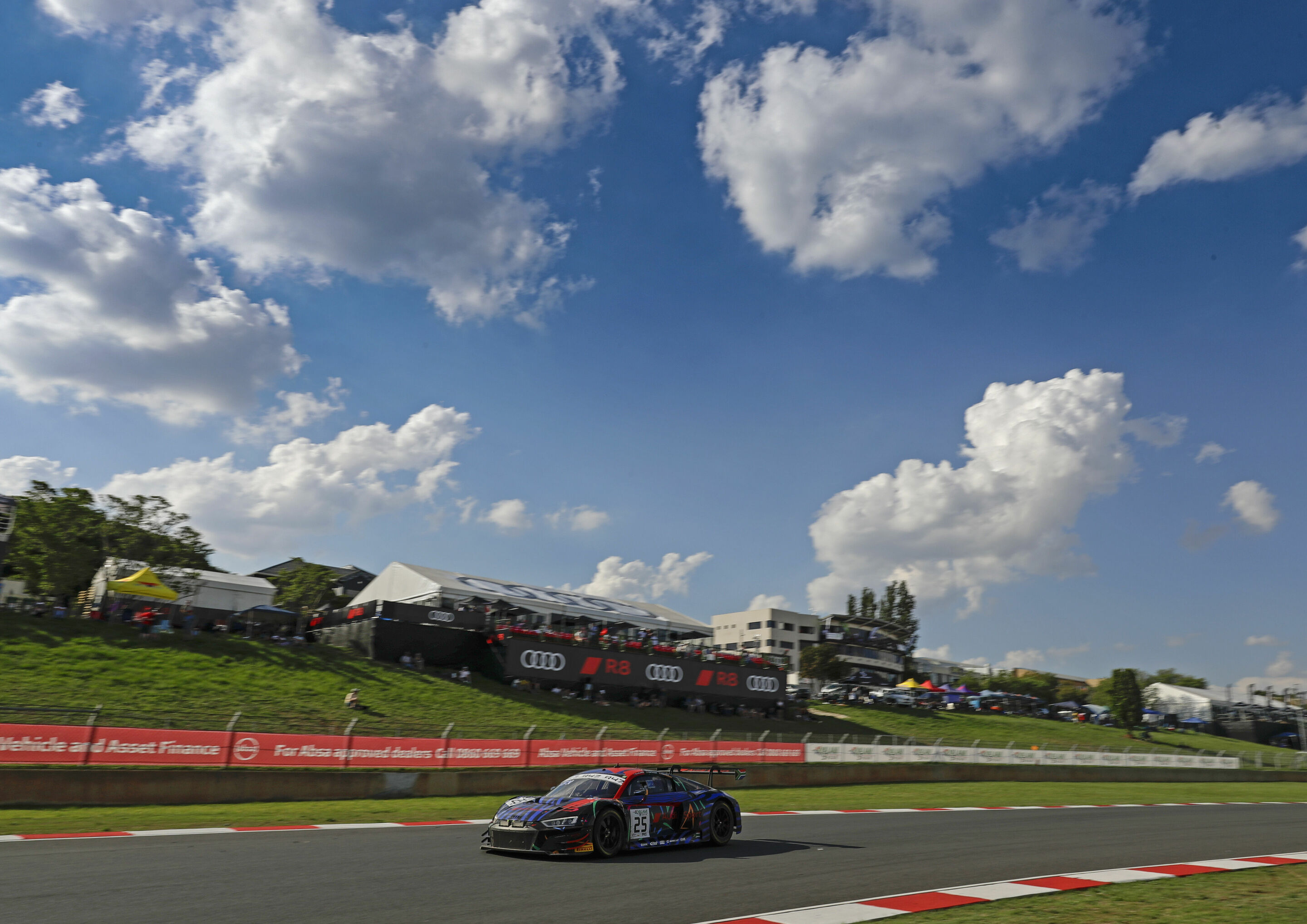 9h Kyalami 2019 - Audi R8 LMS #25 (Audi Sport Team WRT), Kelvin van der Linde/Dries Vanthoor/Frédéric Vervisch