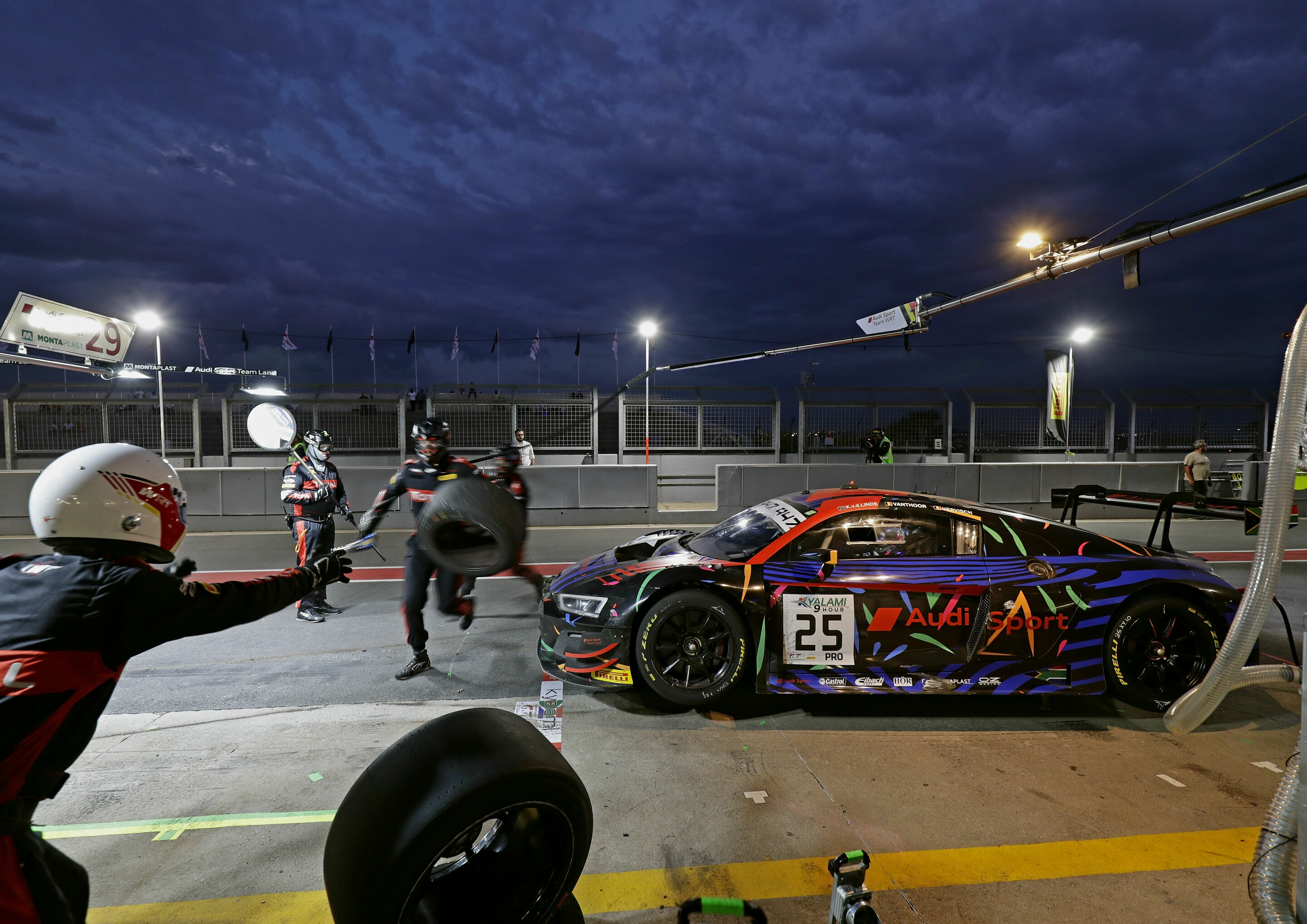 9h Kyalami 2019 - Audi R8 LMS #25 (Audi Sport Team WRT), Kelvin van der Linde/Dries Vanthoor/Frédéric Vervisch