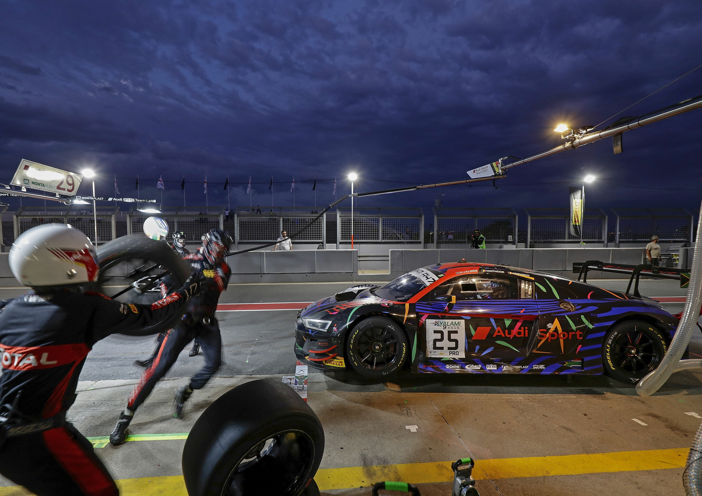 9h Kyalami 2019 - Audi R8 LMS #25 (Audi Sport Team WRT), Kelvin van der Linde/Dries Vanthoor/Frédéric Vervisch