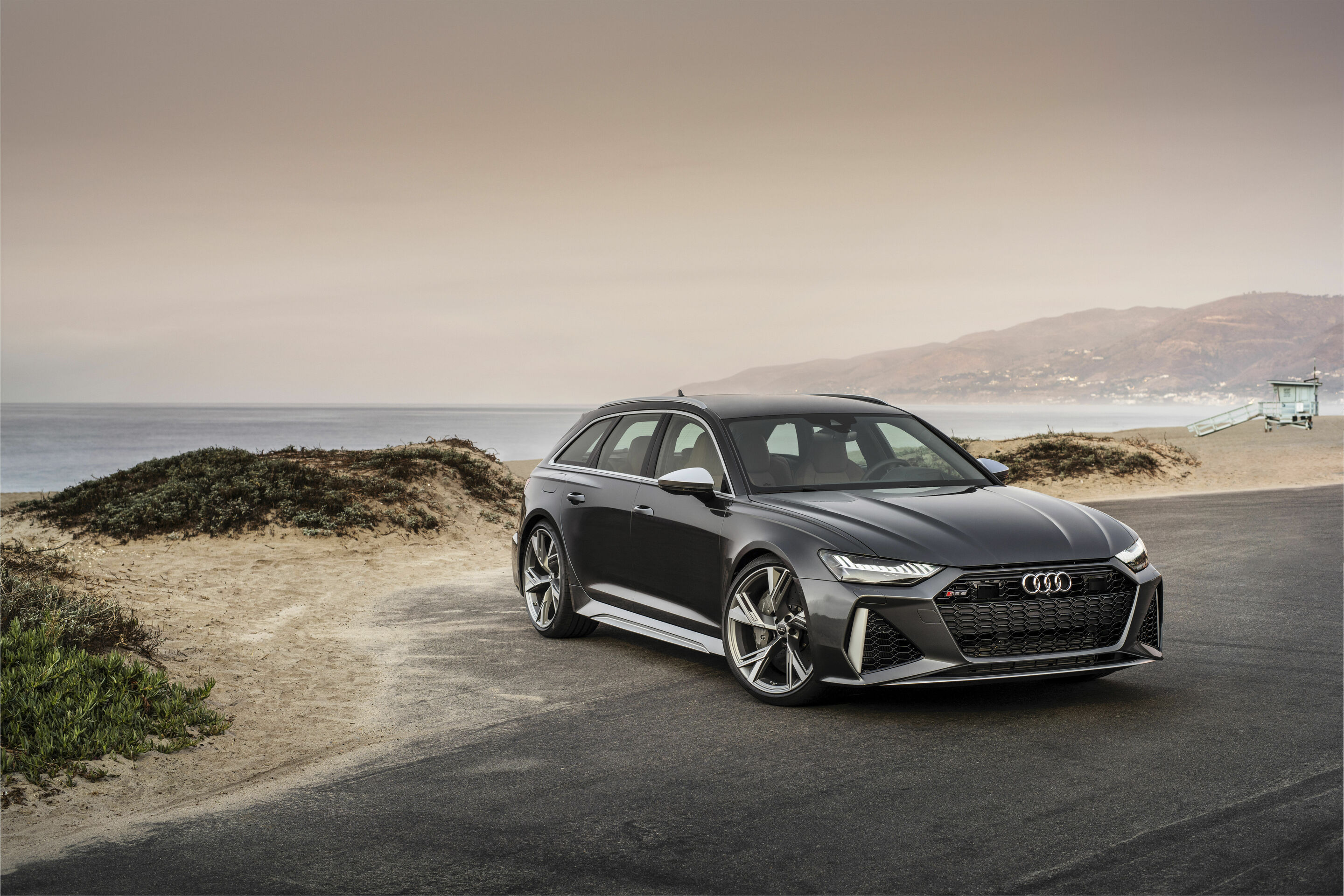 Audi RS 6 Avant - Standaufnahme,
Farbe: Daytonagrau