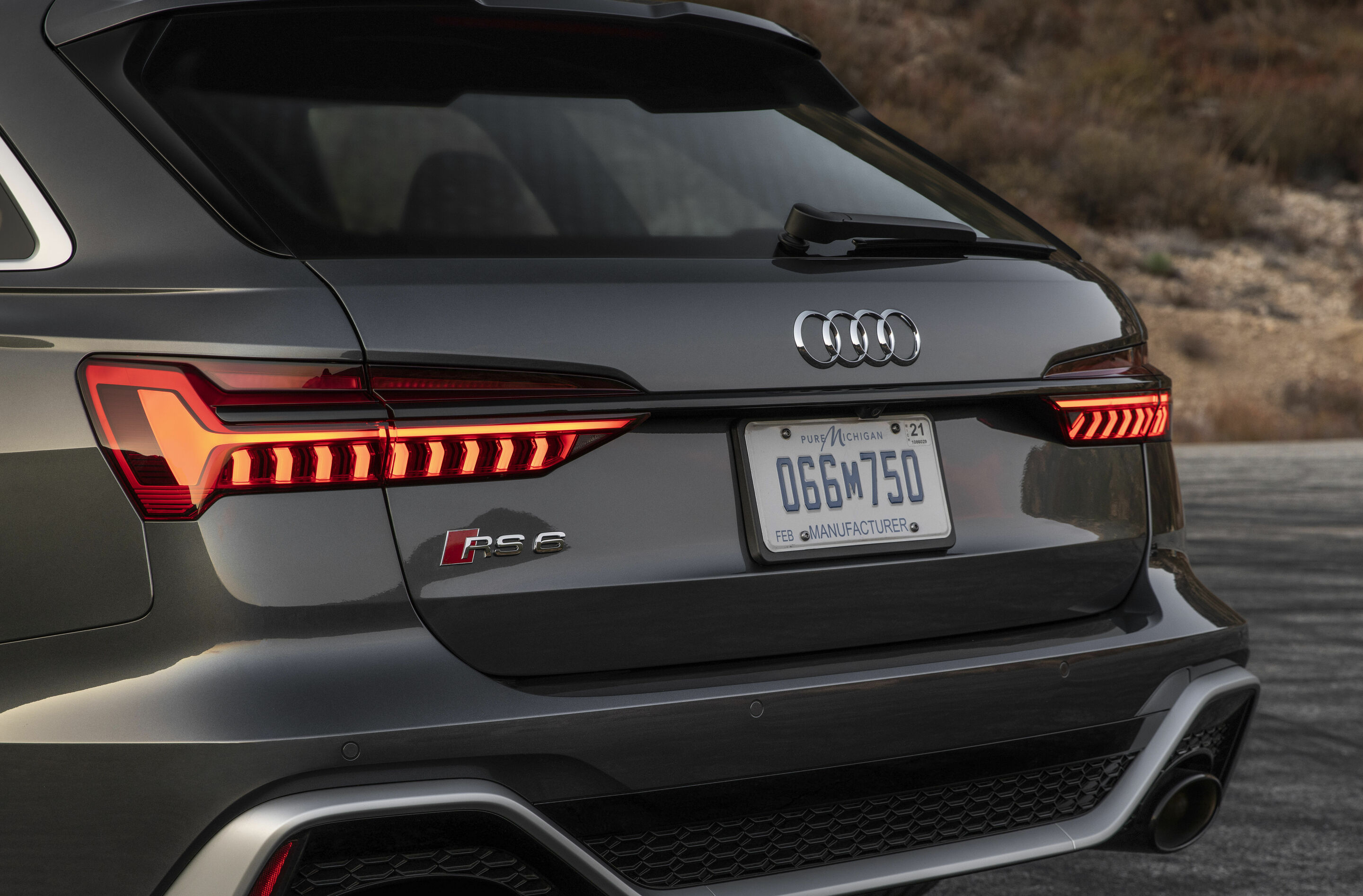 Audi RS 6 Avant - Standaufnahme,
Farbe: Daytonagrau