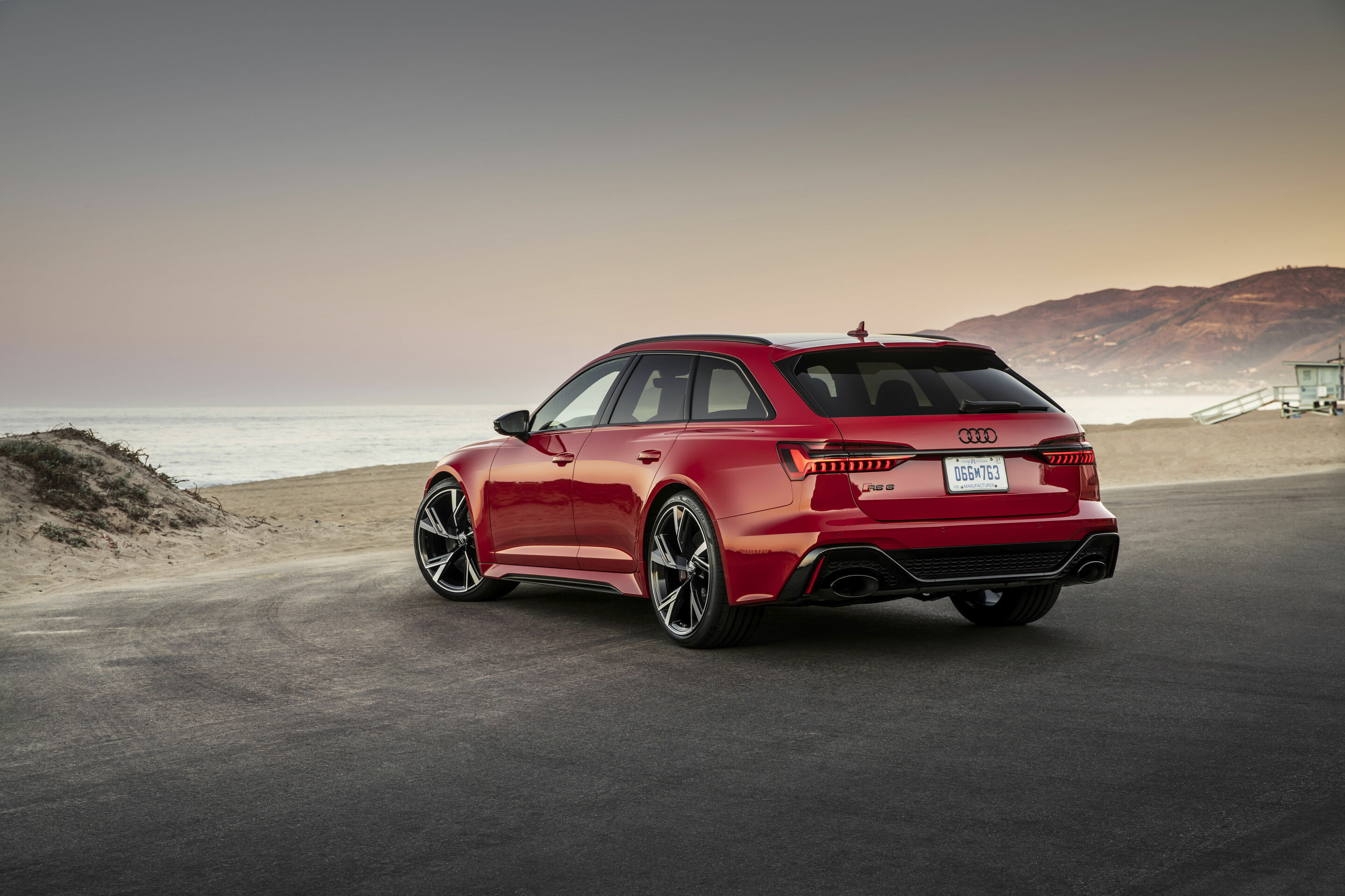 Audi RS 6 Avant - Static photo,
Color: Tango red