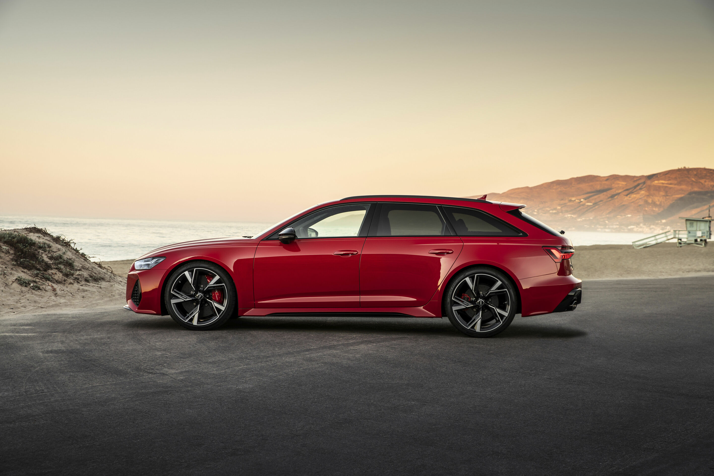 Audi RS 6 Avant - Static photo,
Color: Tango red