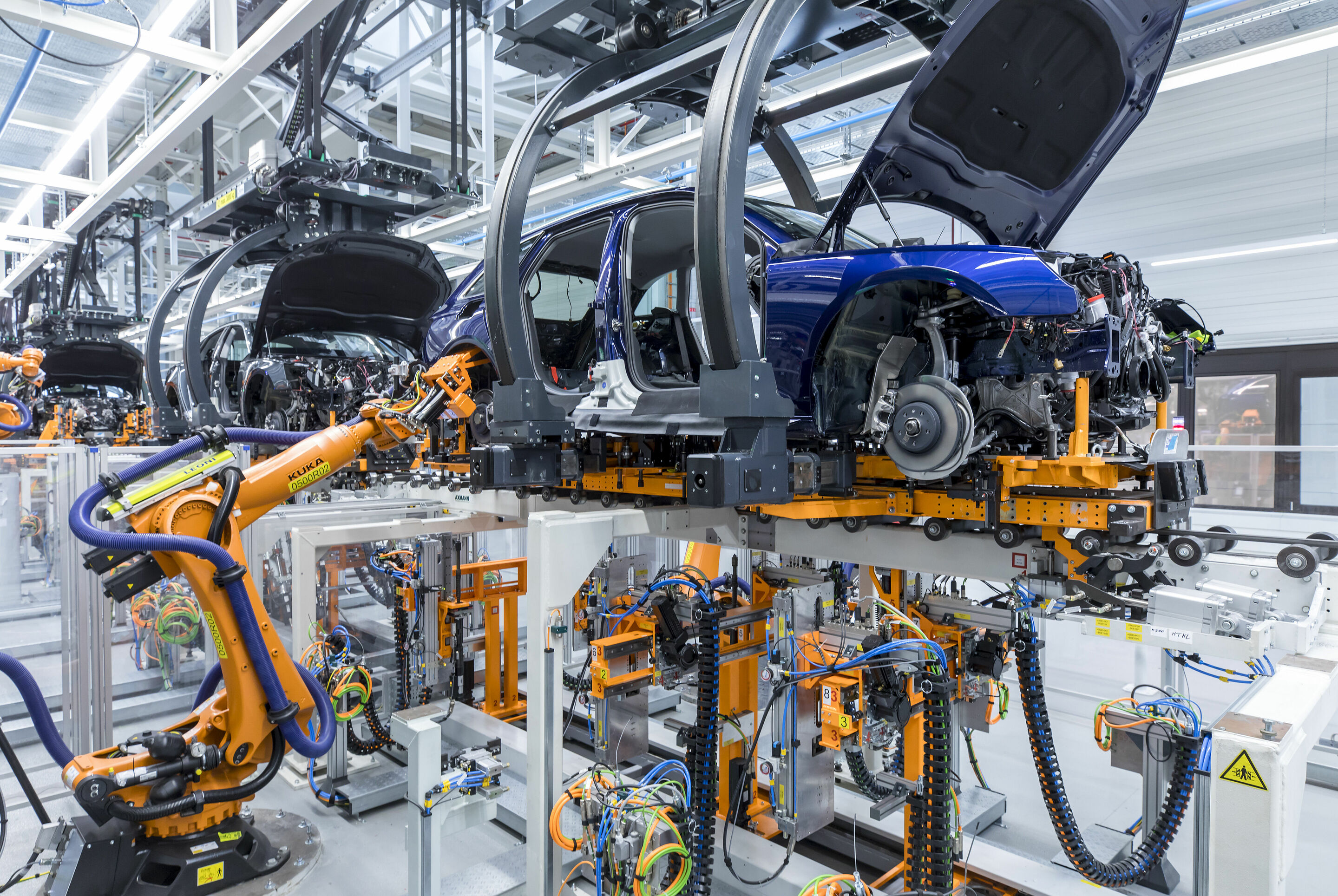 Audi-Standort Ingolstadt - Produktion Audi A4: Montage – „Hochzeit“: Fügen von Karosserie und Antriebseinheit