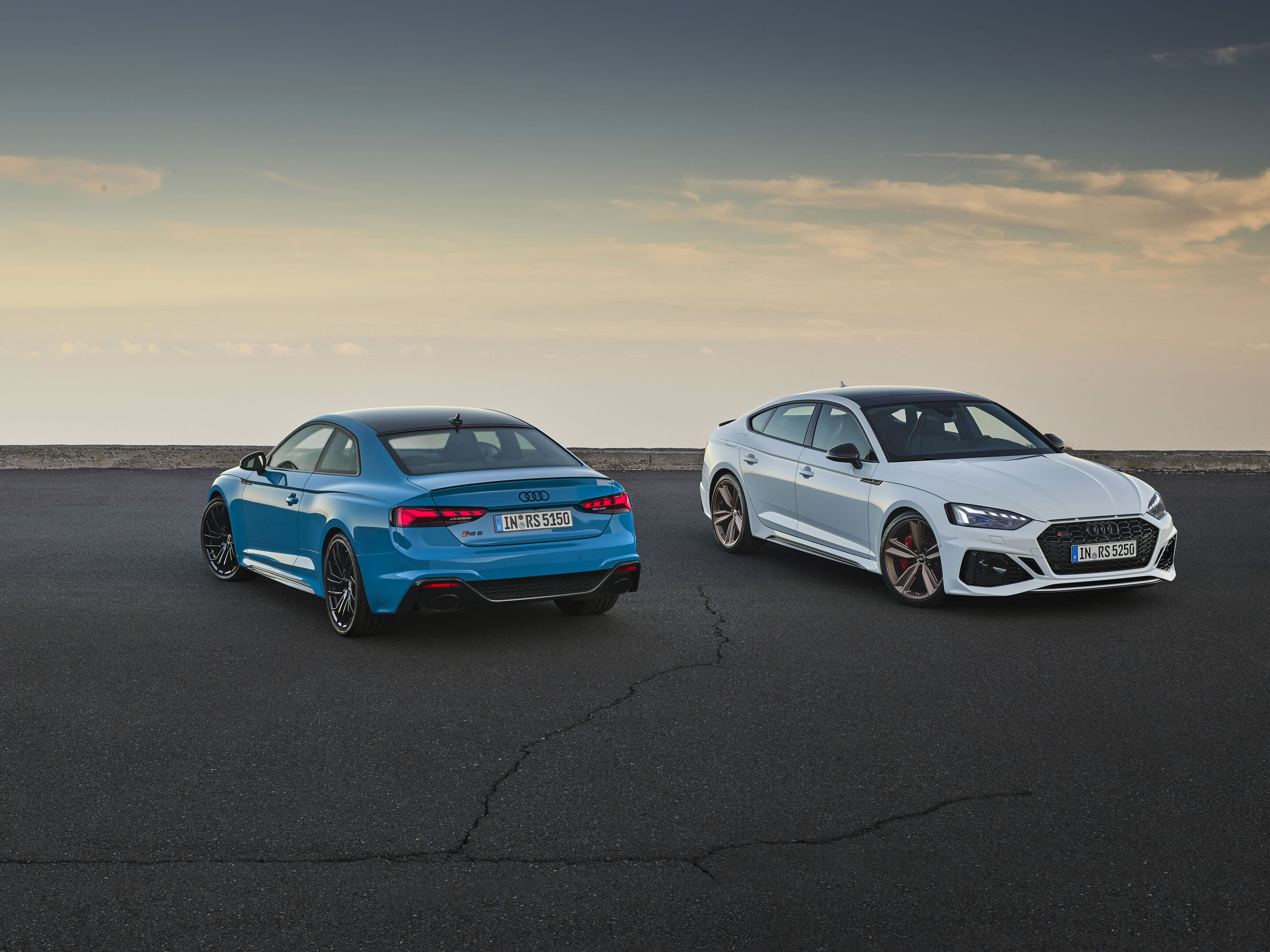 Audi RS 5 Coupé /  Audi RS 5 Sportback (until 2024) - Static Photo,
Colour: Turbo blue / Glacier white.