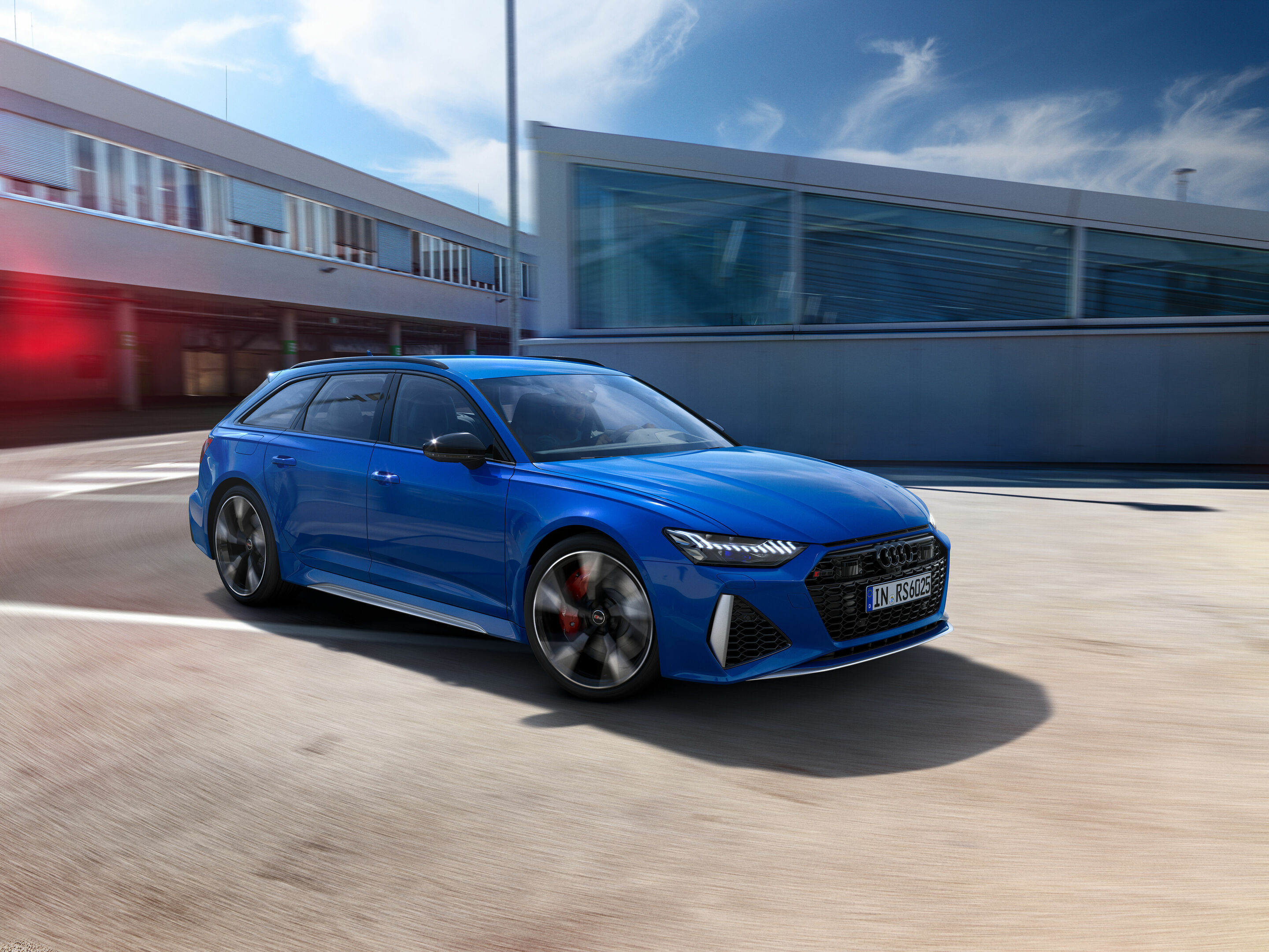 „25 years of Audi RS: anniversary package” - Audi RS 6 Avant
Dynamic photo, Colour: Nogaro blue pearl effect.
