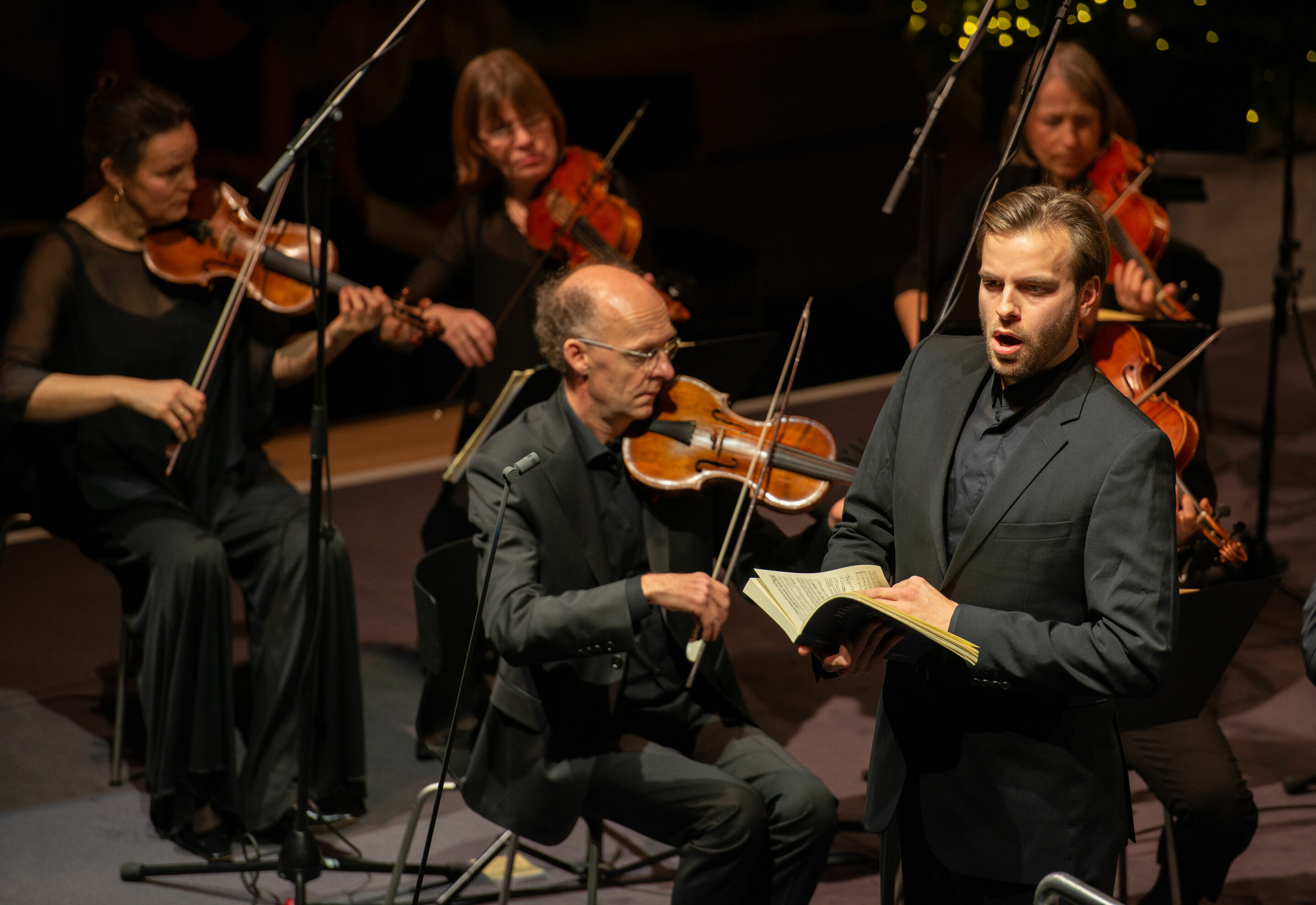 Audi Weihnachtskonzert - Audi Weihnachtskonzert am 13.12.2019 mit der Audi Jugendchorakademie, der Akademie für Alte Musik Berlin und den Gesangssolisten Sophie Klussmann (Sopran), Sophie Harmsen (Alt), Patrick Grahl (Tenor) sowie Matthias Winckhler (Bass)...