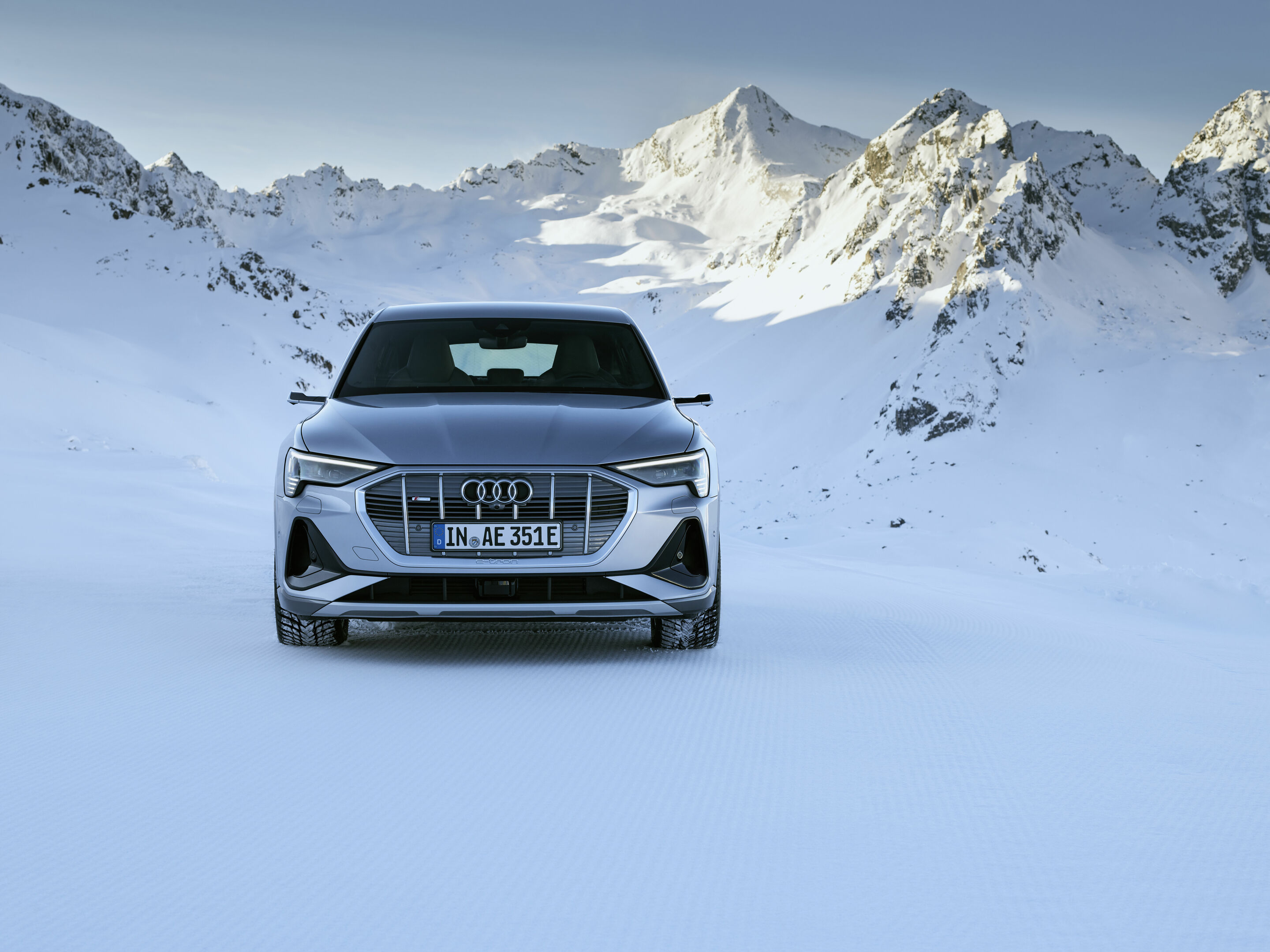 Audi e-tron Sportback 55 quattro - Standaufnahme,
Farbe: Florettsilber