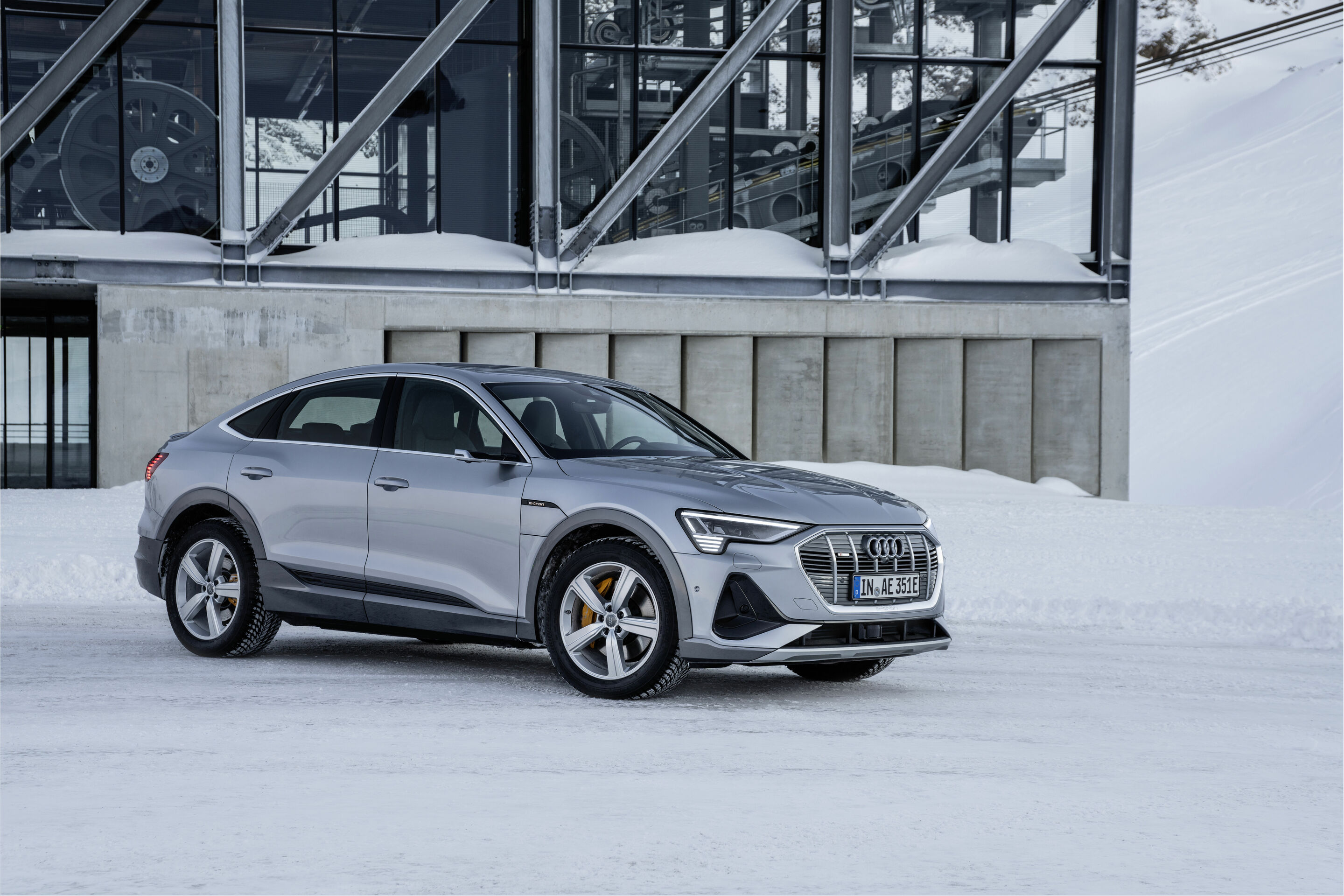 Audi e-tron Sportback 55 quattro - Standaufnahme,
Farbe: Florettsilber