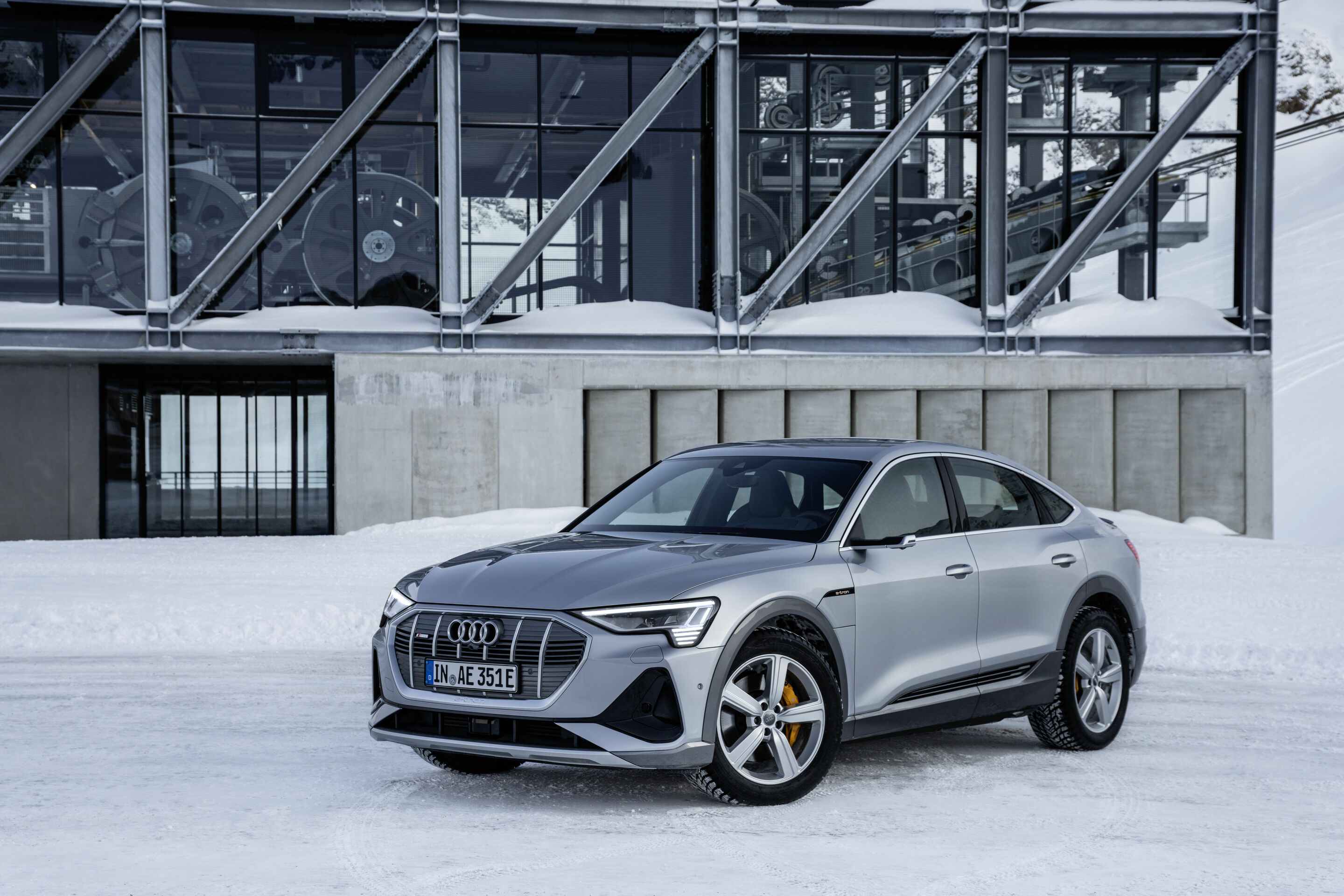 Audi e-tron Sportback 55 quattro - Standaufnahme,
Farbe: Florettsilber