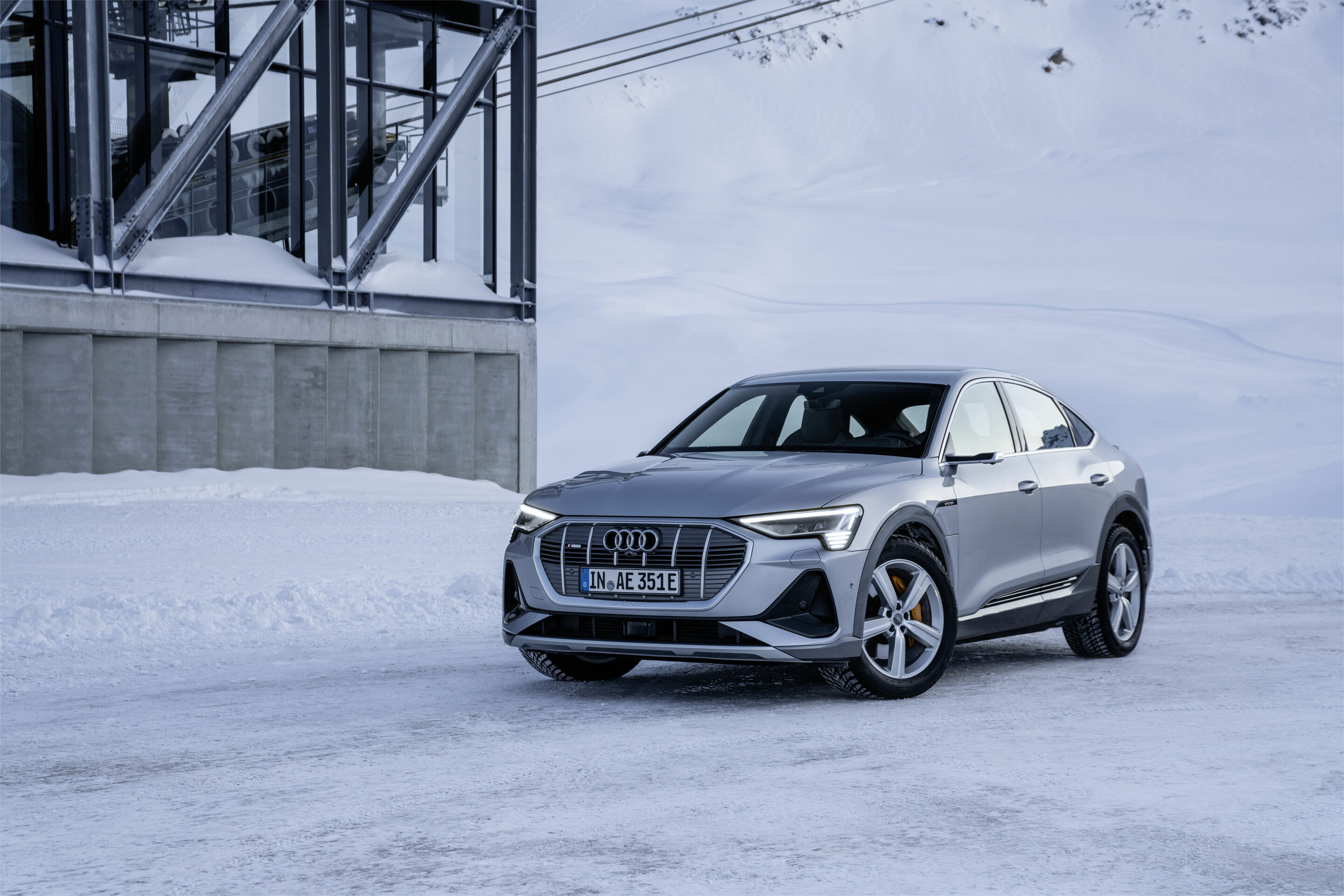 Audi e-tron Sportback 55 quattro - Standaufnahme,
Farbe: Florettsilber