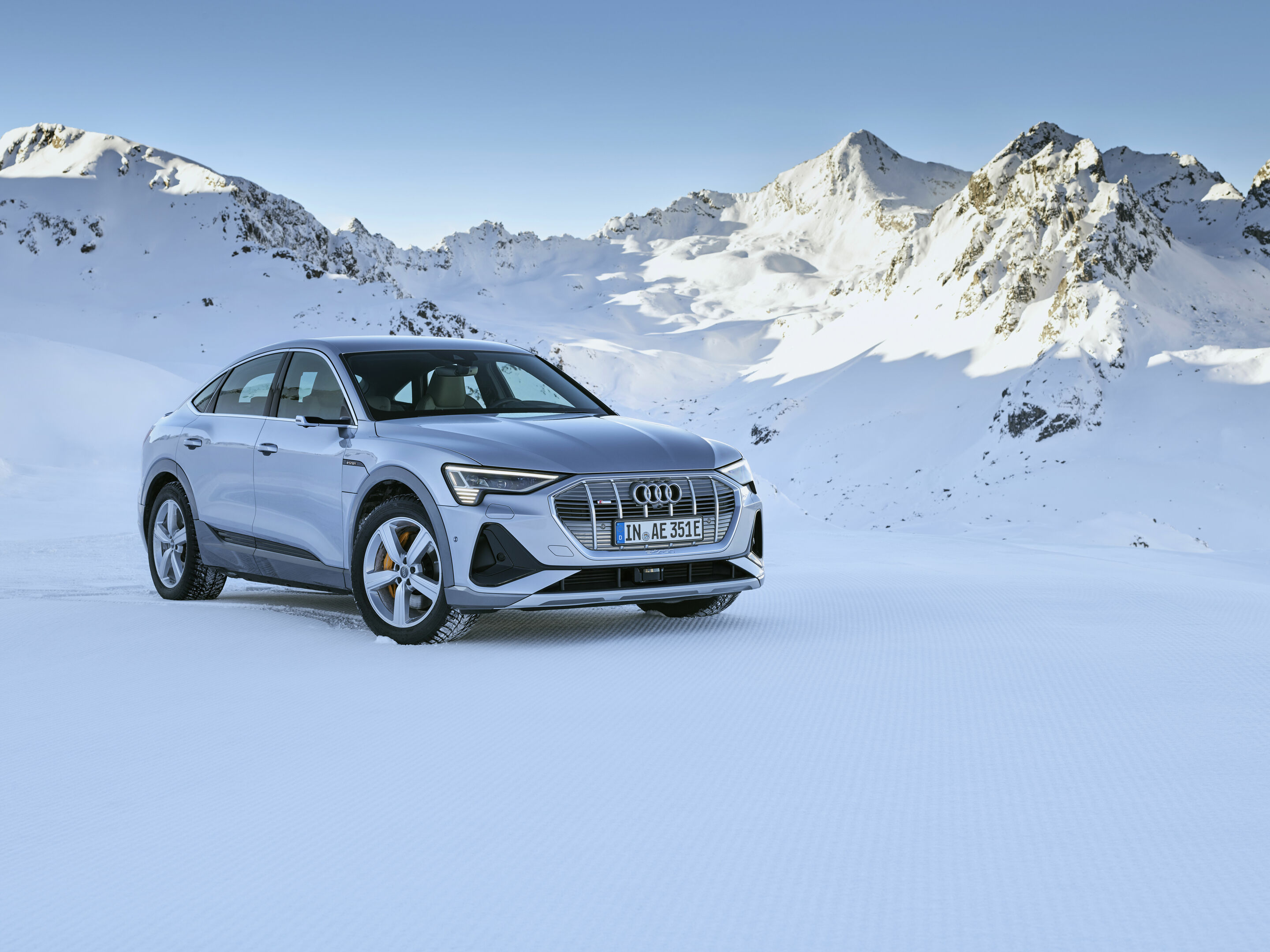 Audi e-tron Sportback 55 quattro - Standaufnahme,
Farbe: Florettsilber