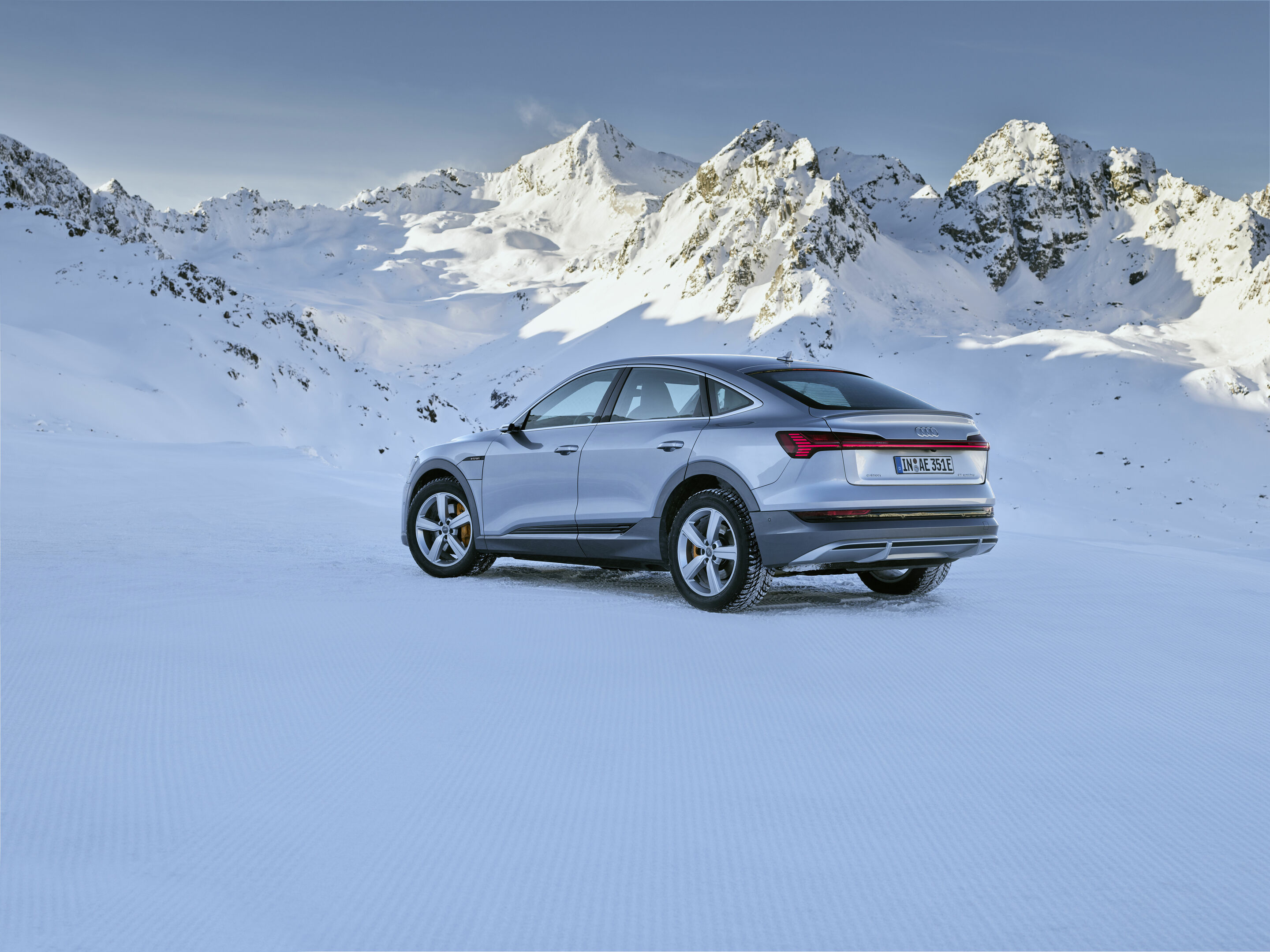 Audi e-tron Sportback 55 quattro - Standaufnahme,
Farbe: Florettsilber