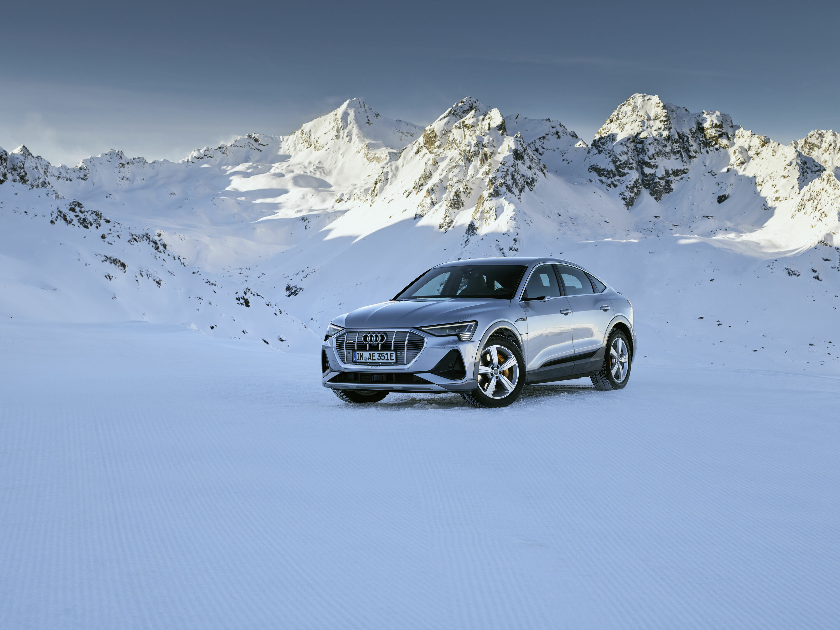 Audi e-tron Sportback 55 quattro - Standaufnahme,
Farbe: Florettsilber