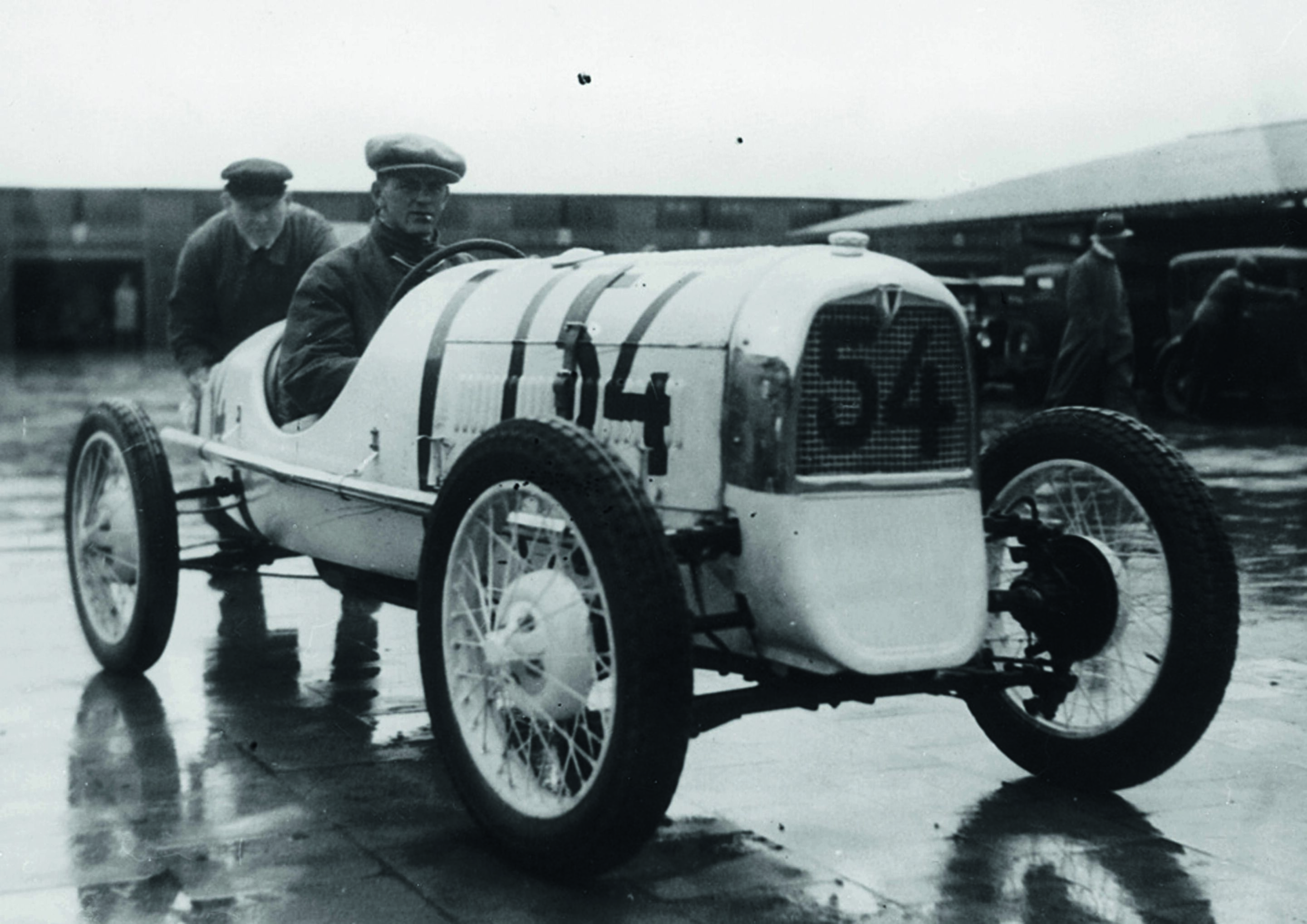 Anniversary magazine Motorsports - Small race cars enjoyed enormous popularity in the 20s and 30s. The DKW F1, which entered production in 1931, had a two-cylinder two-stroke engine in its motorsport version that generated 36 hp from a displacement of...