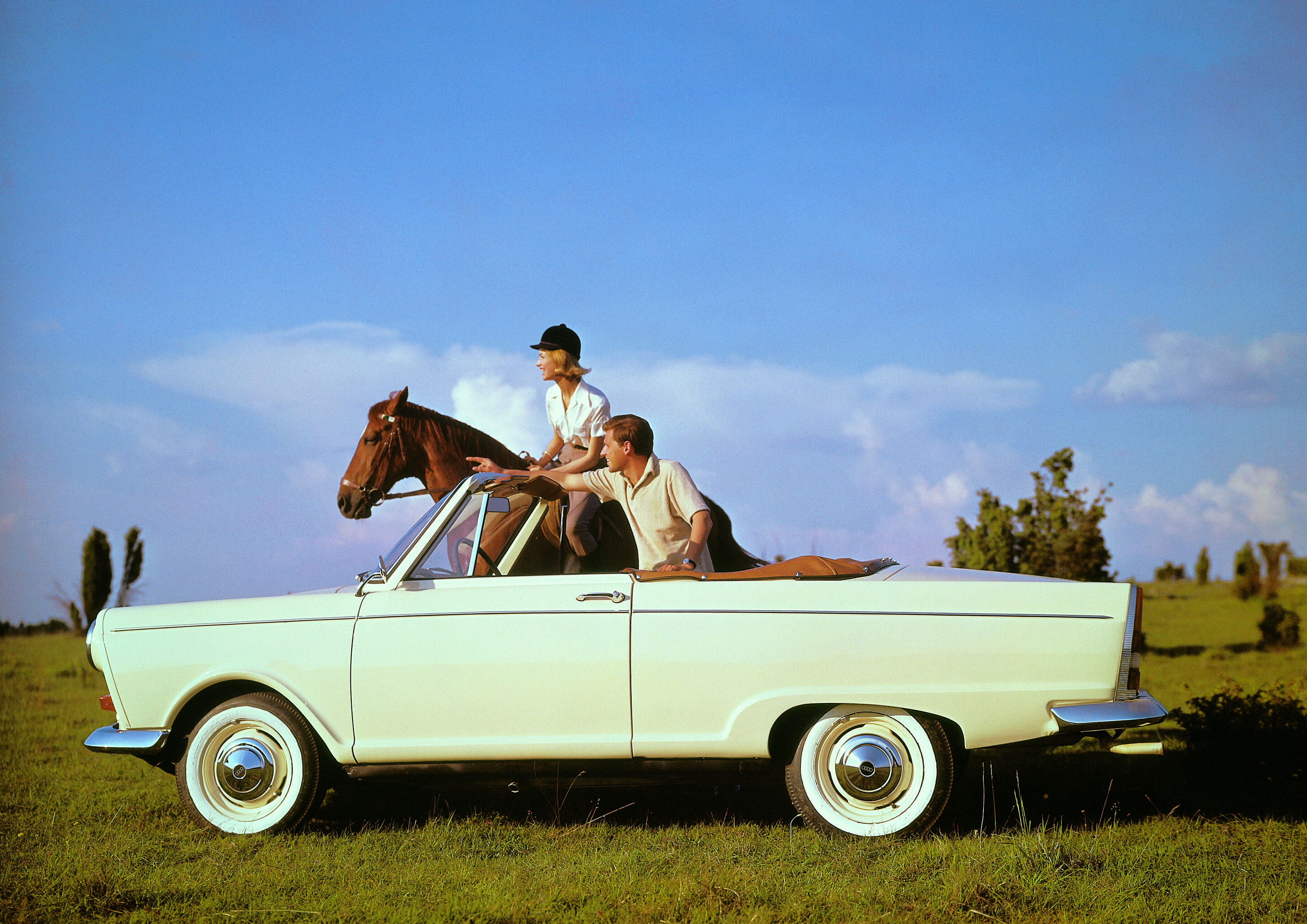 DKW F12 Roadster; three-cylinder two-stroke engine; 900 cc, 45 bhp.