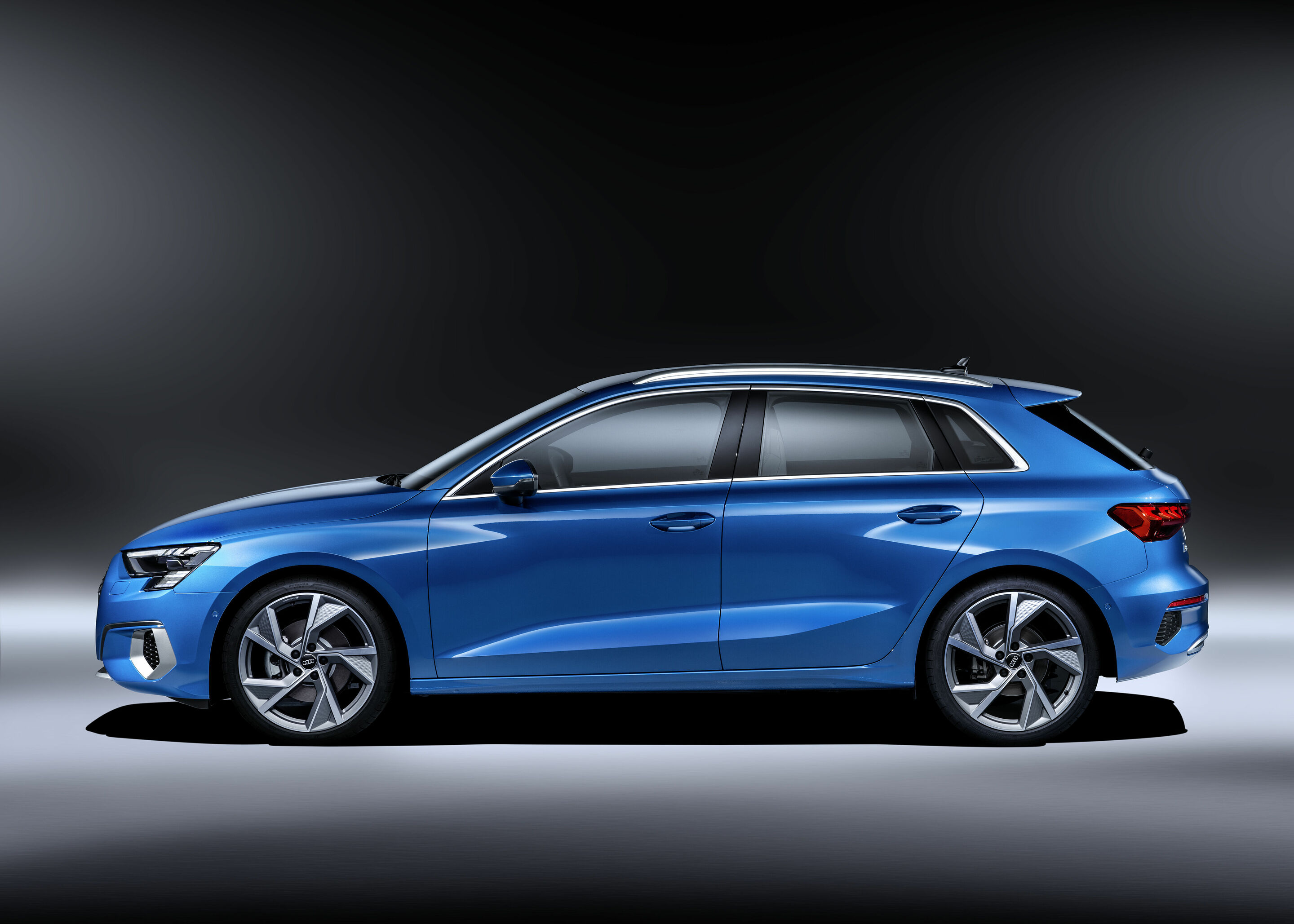 Audi A3 Sportback - Standaufnahme,
Farbe: Atollblau