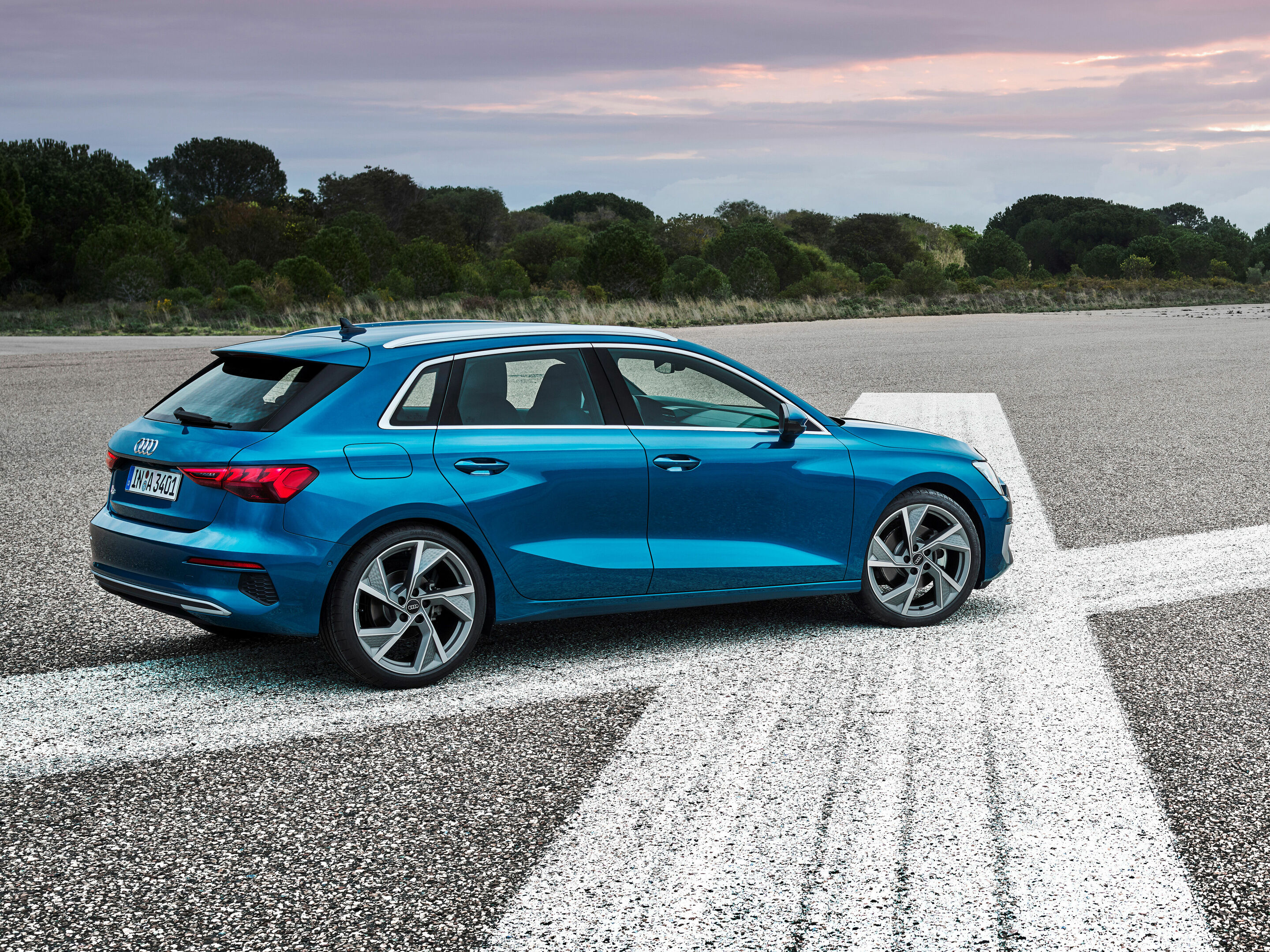 Audi A3 Sportback - Static photo,
Colour: Atoll blue
