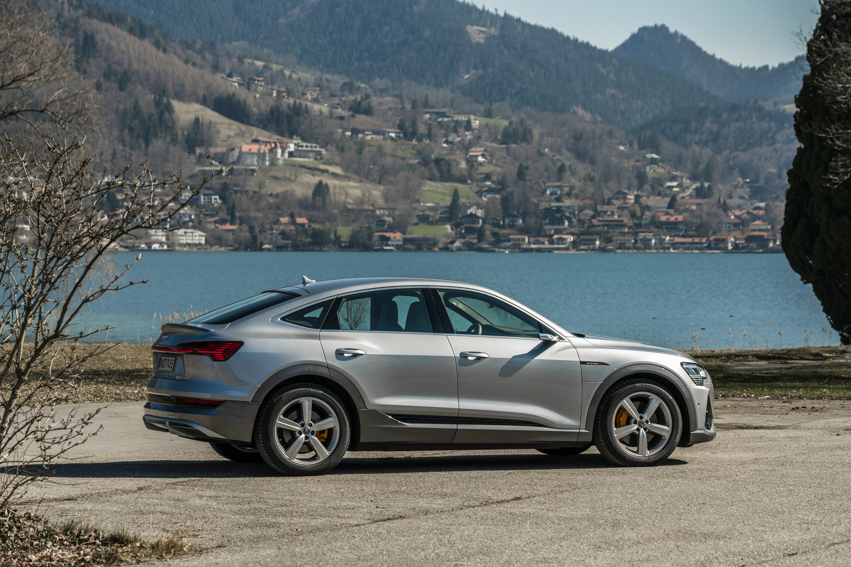 Audi e-tron Sportback 55 quattro - Standaufnahme,
Farbe: Florettsilber