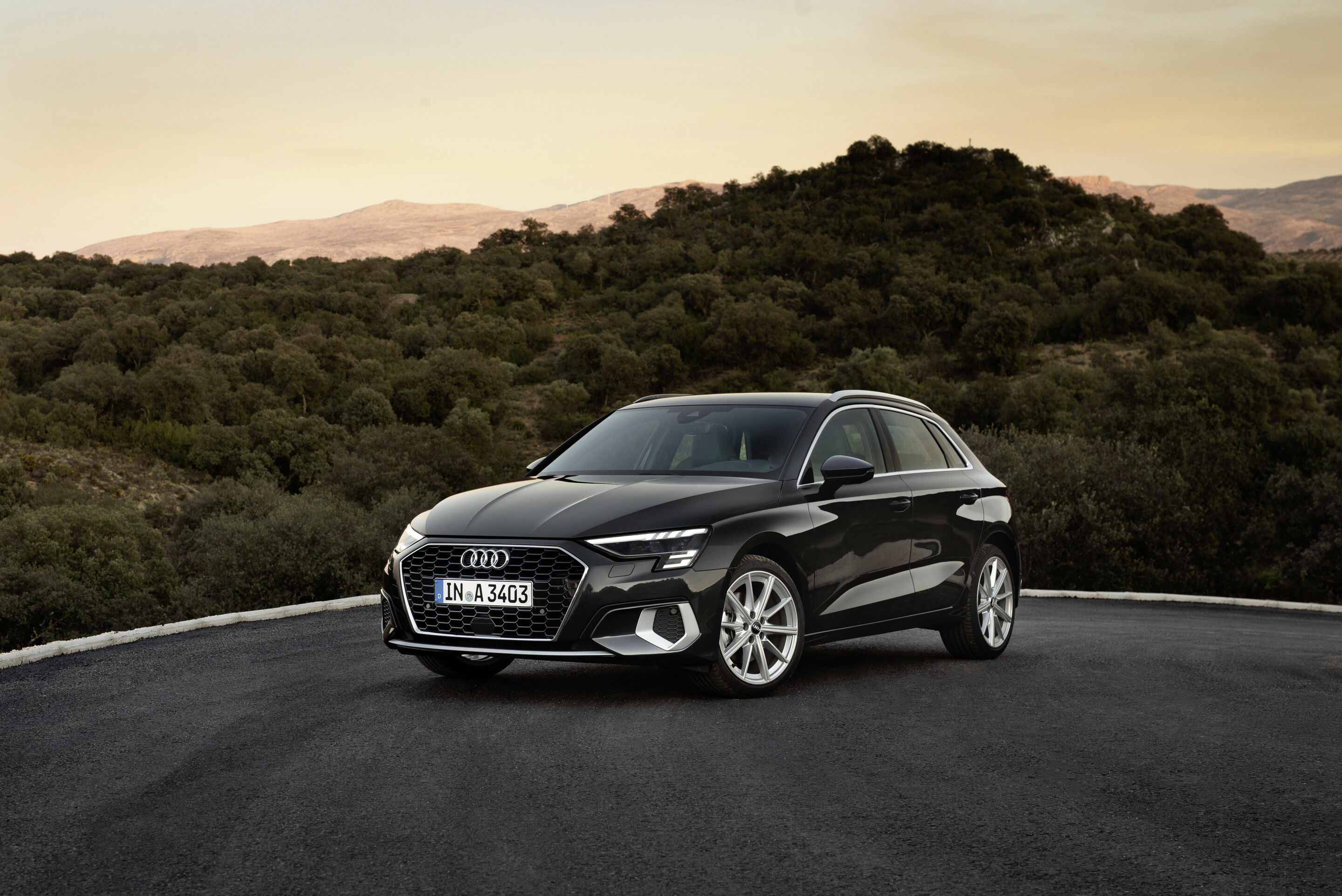 Audi A3 Sportback - Static photo,
Colour: Manhattan gray