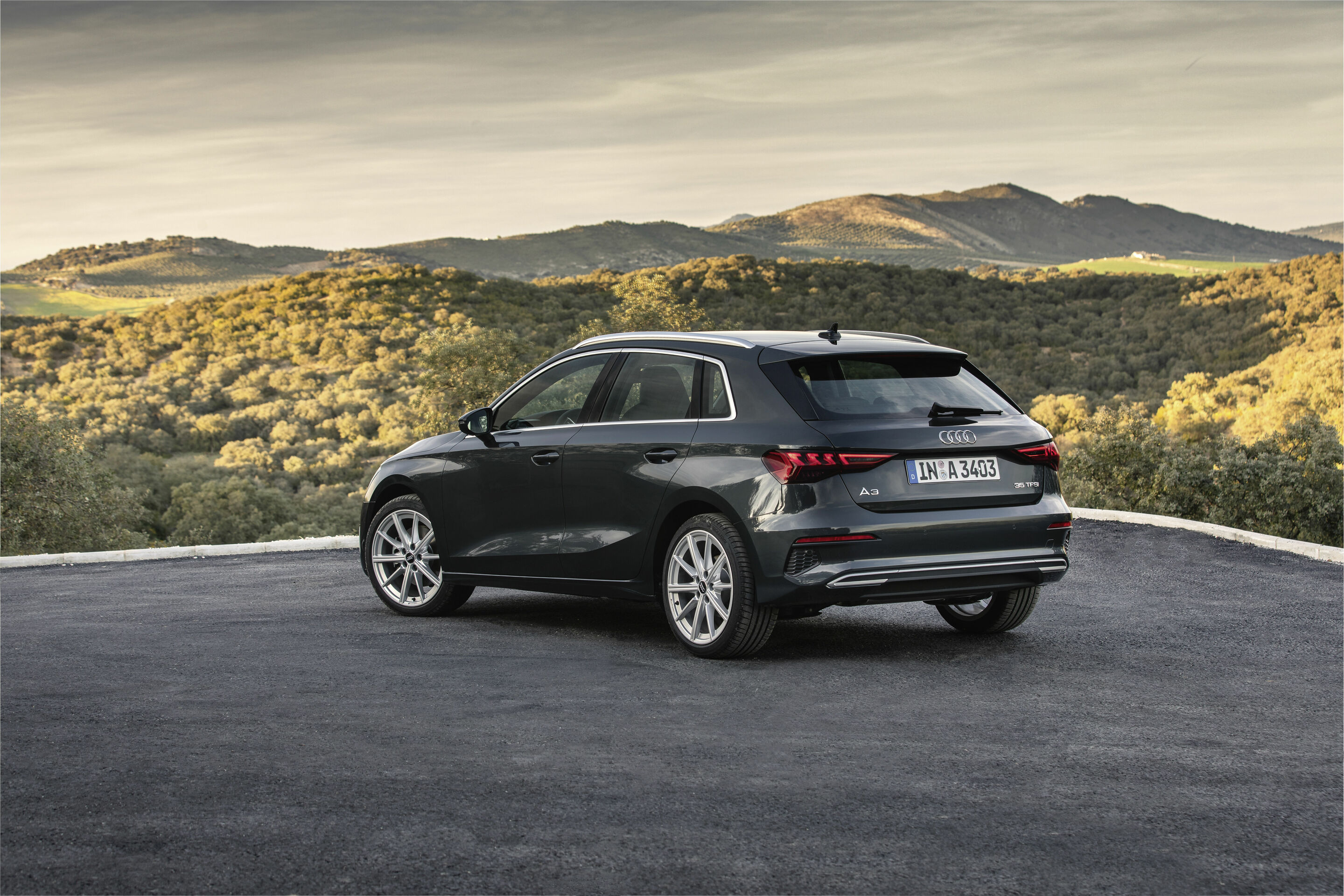 Audi A3 Sportback - Standaufnahme,
Farbe: Manhattan grau