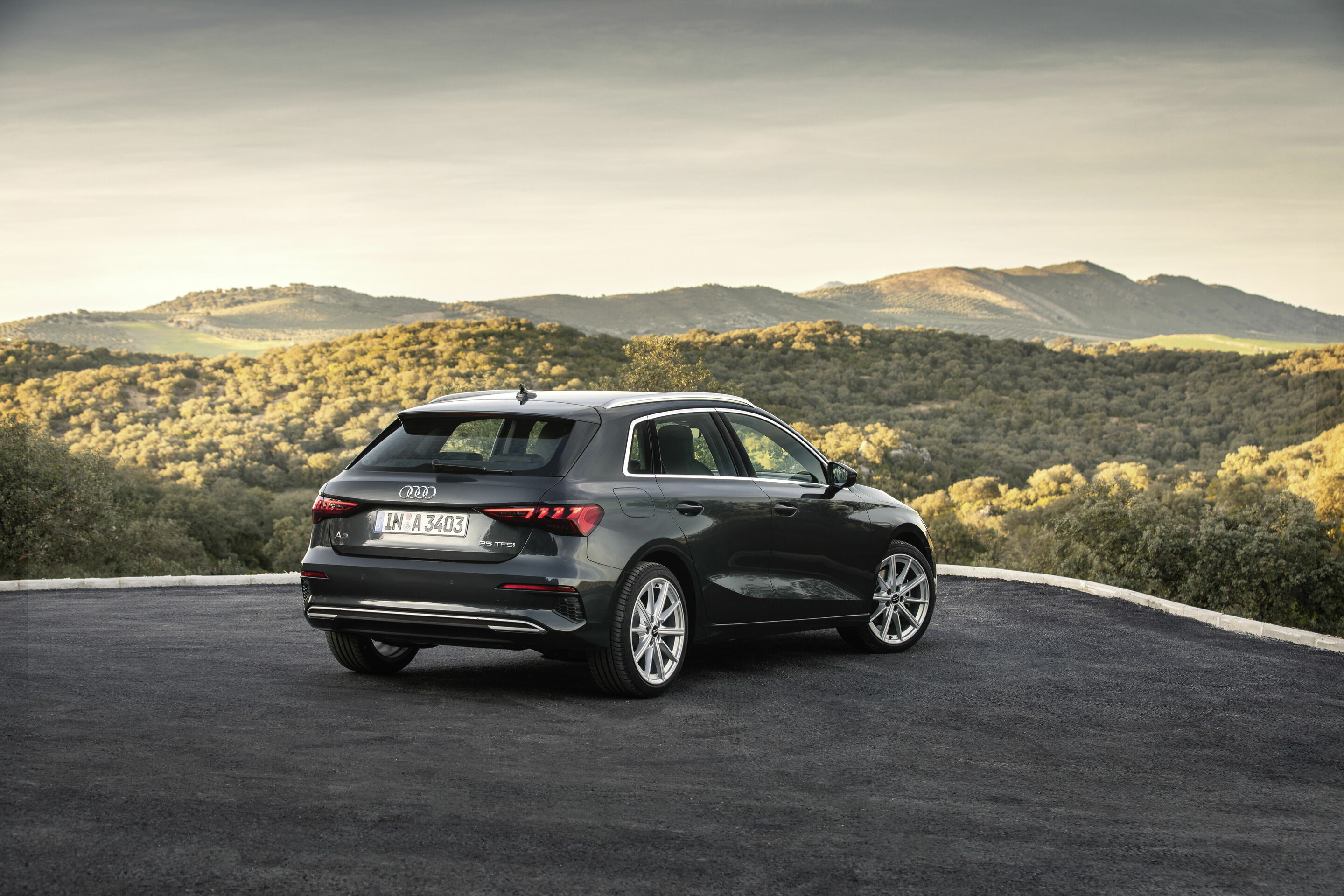 Audi A3 Sportback - Static photo,
Colour: Manhattan gray