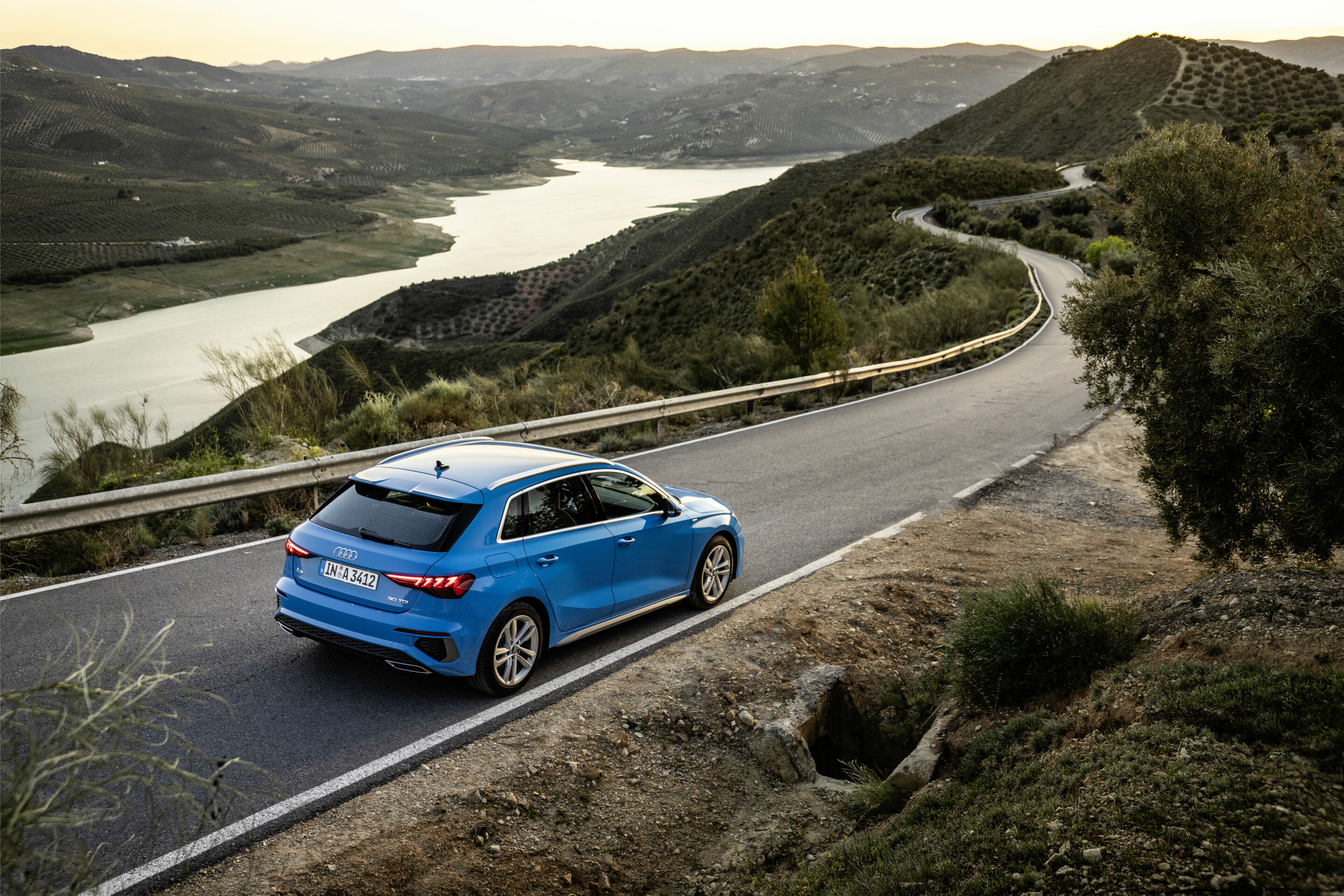 Audi A3 Sportback - Dynamic photo,
Colour: Turbo blue