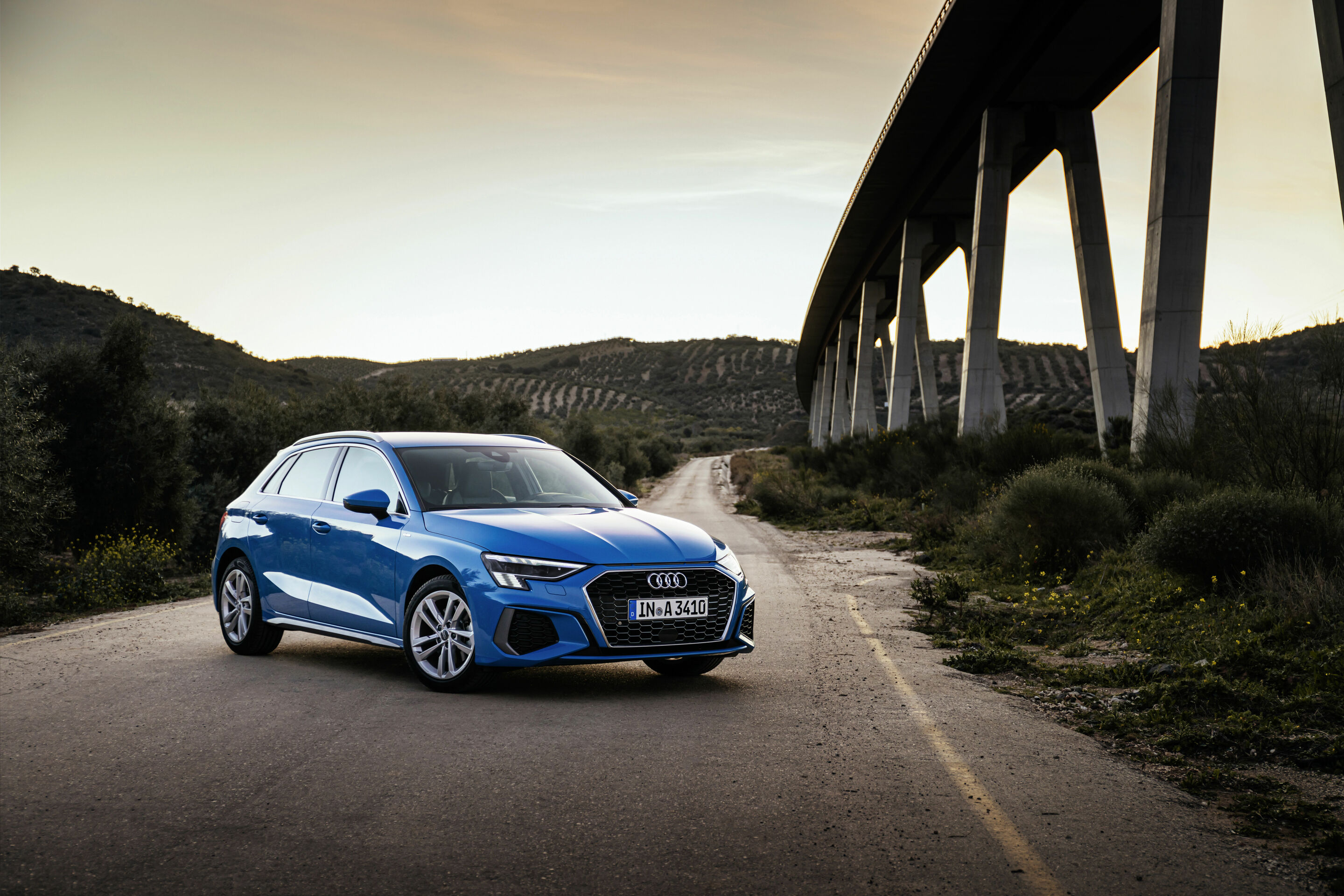 Audi A3 Sportback - Static photo,
Colour: Turbo blue