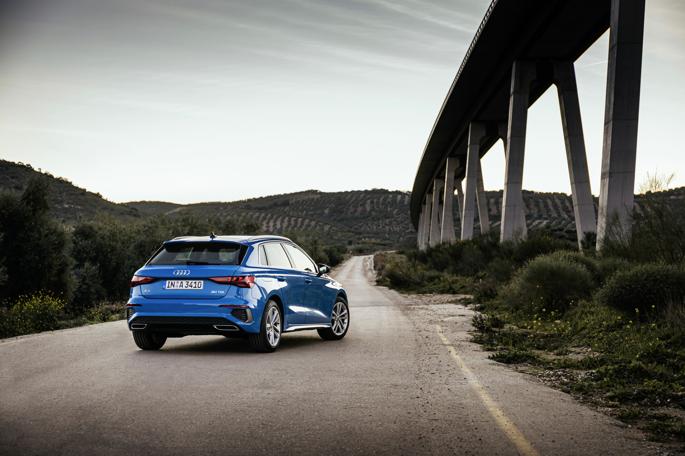 Audi A3 Sportback - Static photo,
Colour: Turbo blue