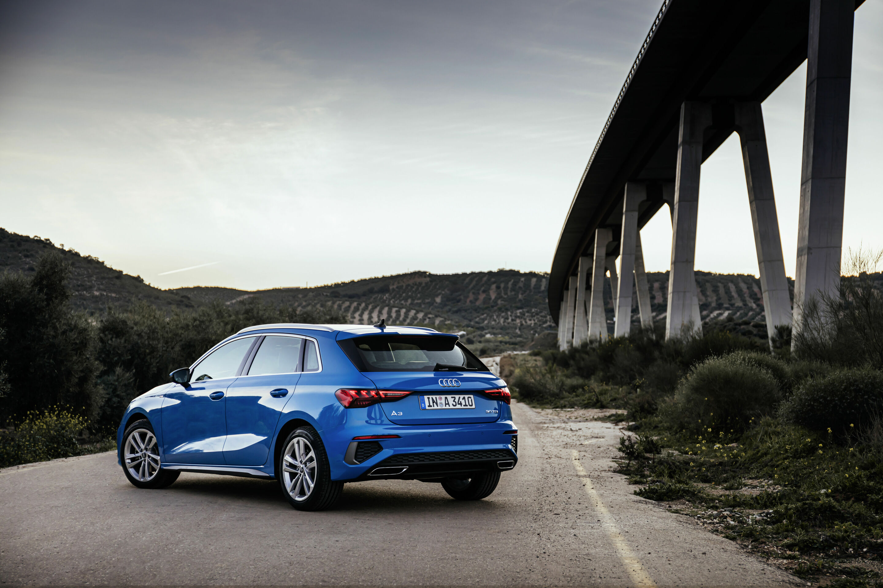Audi A3 Sportback - Standaufnahme,
Farbe: Turboblau