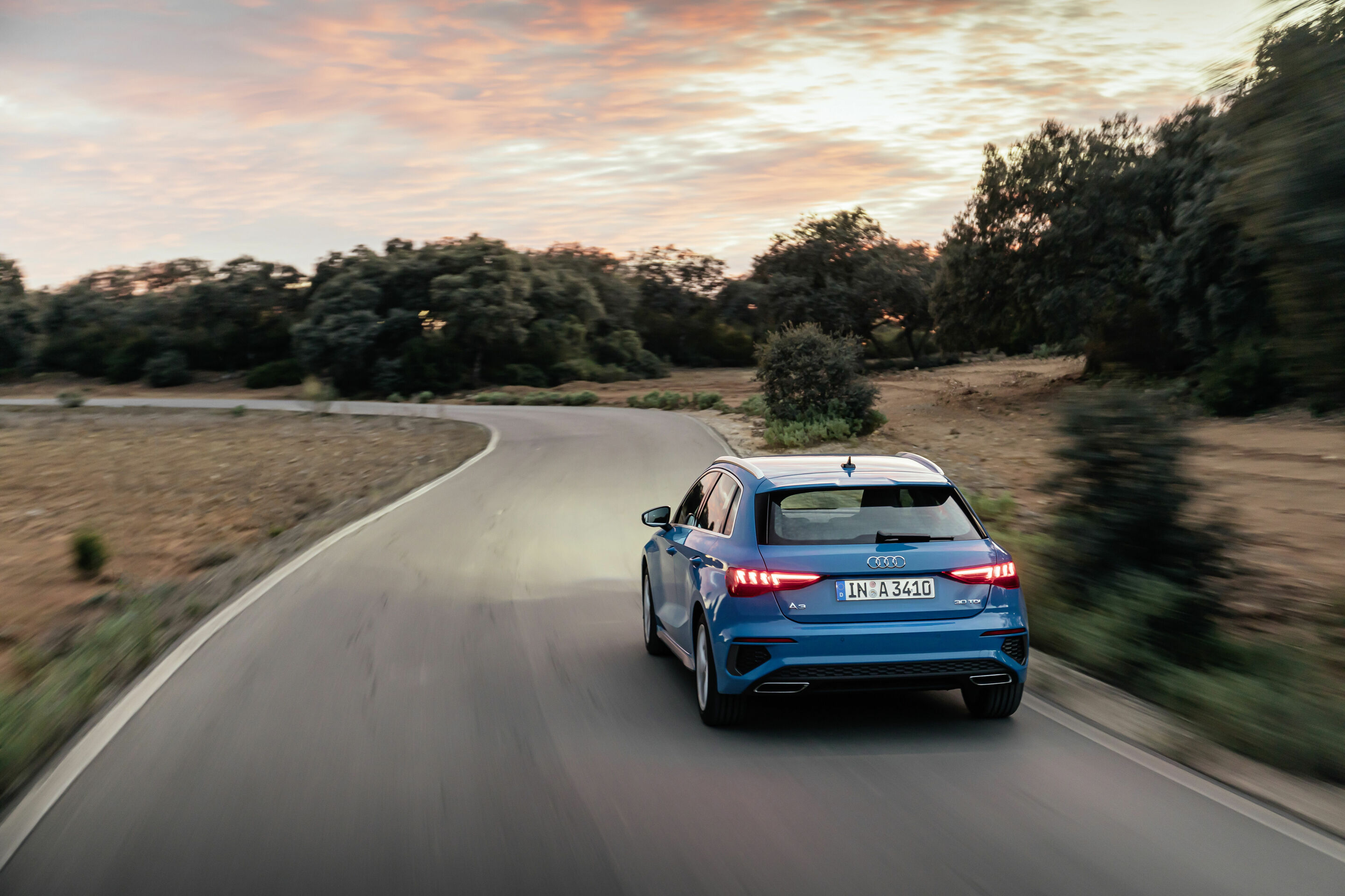 Audi A3 Sportback - Dynamic photo,
Colour: Turbo blue