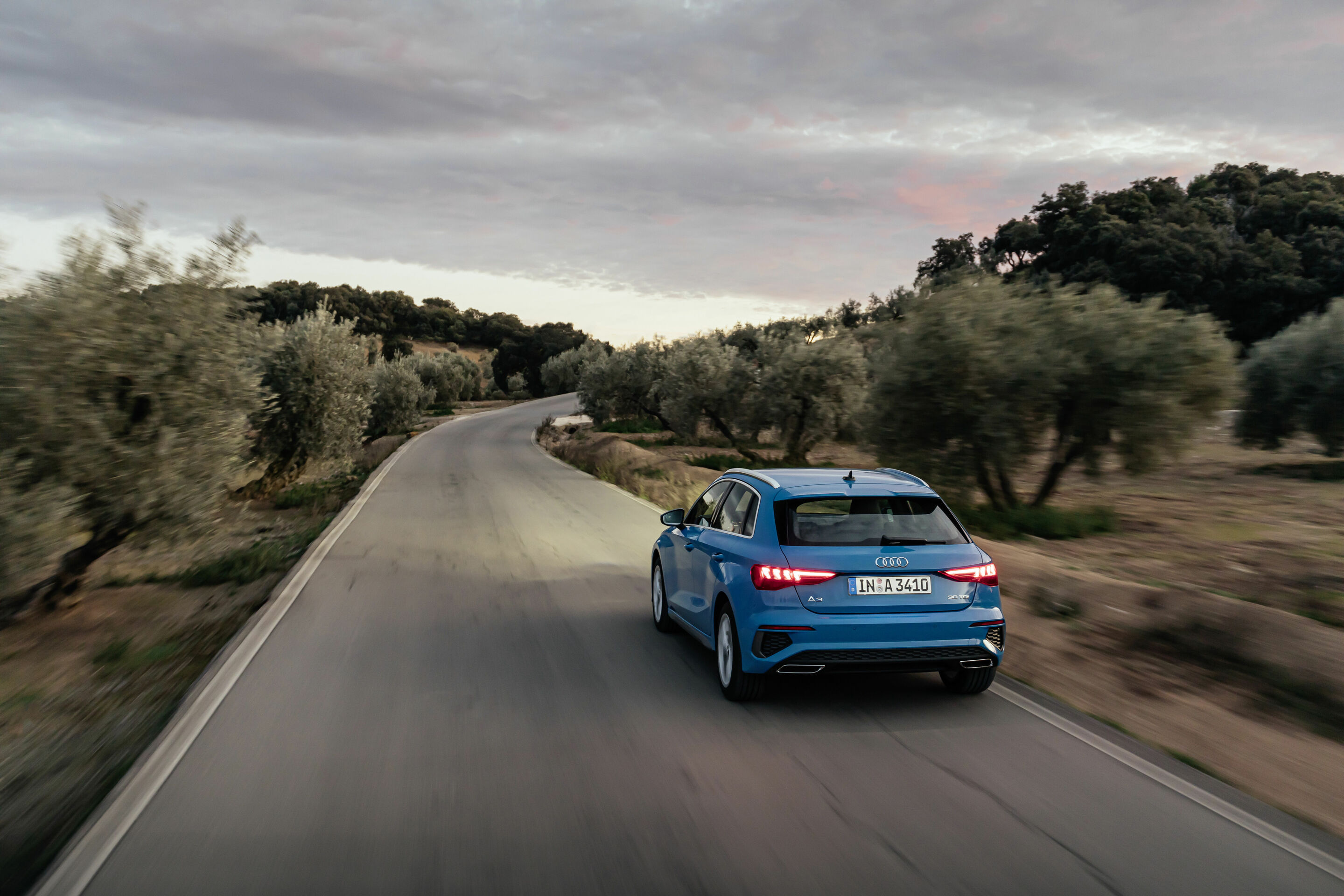 Audi A3 Sportback - Dynamic photo,
Colour: Turbo blue