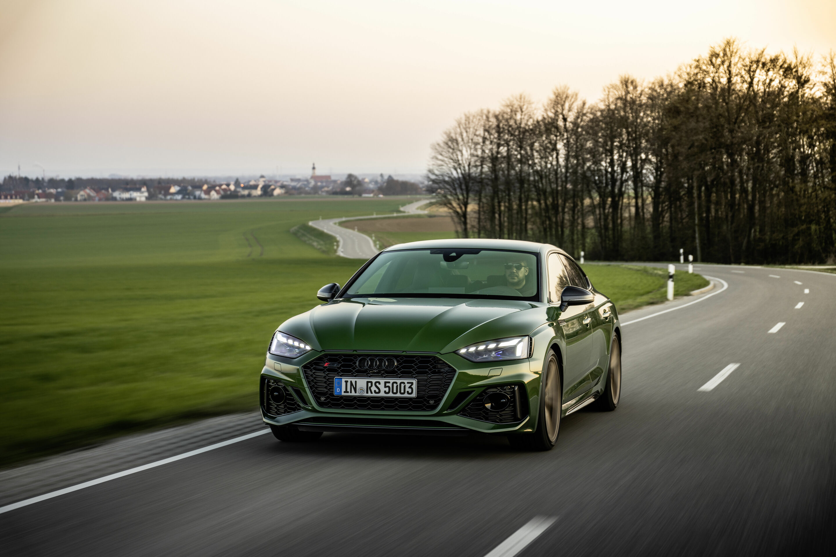Audi RS 5 Sportback - Dynamic photo,
Colour: Sonoma green