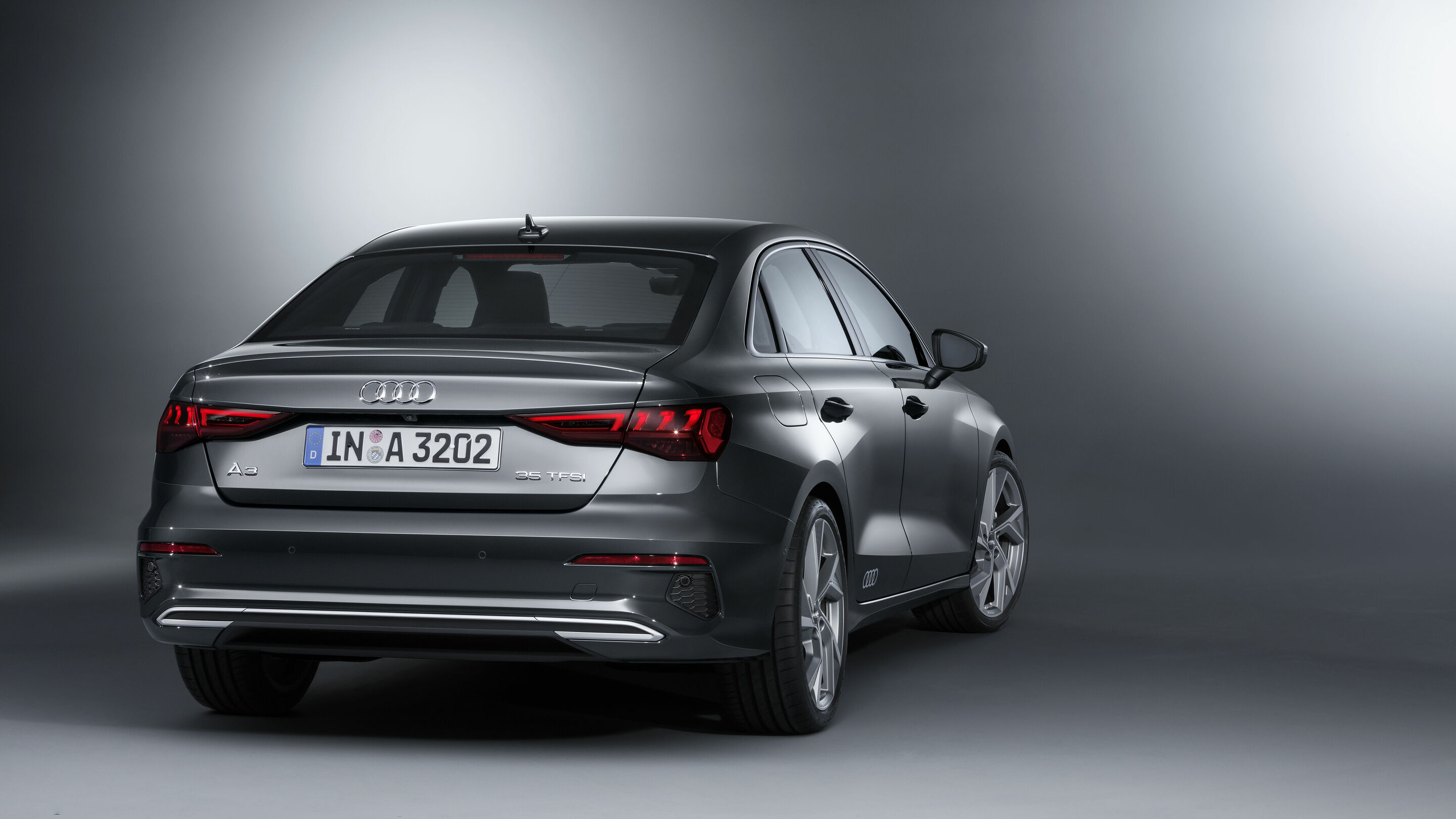 Audi A3 Limousine - Standaufnahme,
Farbe: Manhattan grau