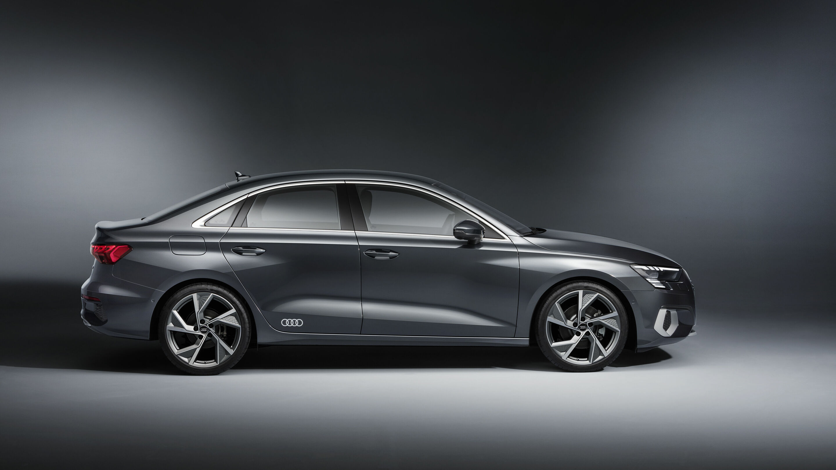 Audi A3 Limousine - Standaufnahme,
Farbe: Manhattan grau