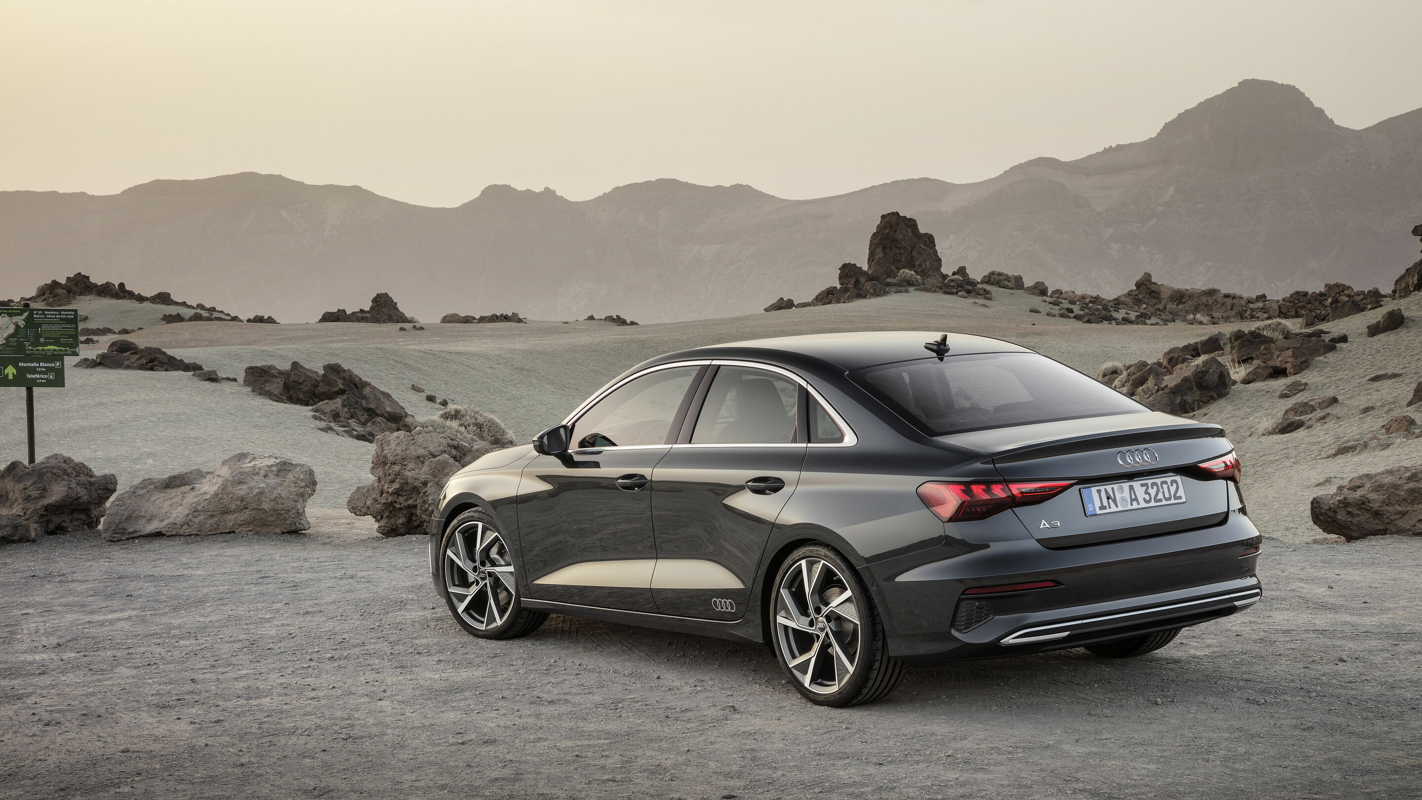 Audi A3 Limousine - Standaufnahme,
Farbe: Manhattan grau