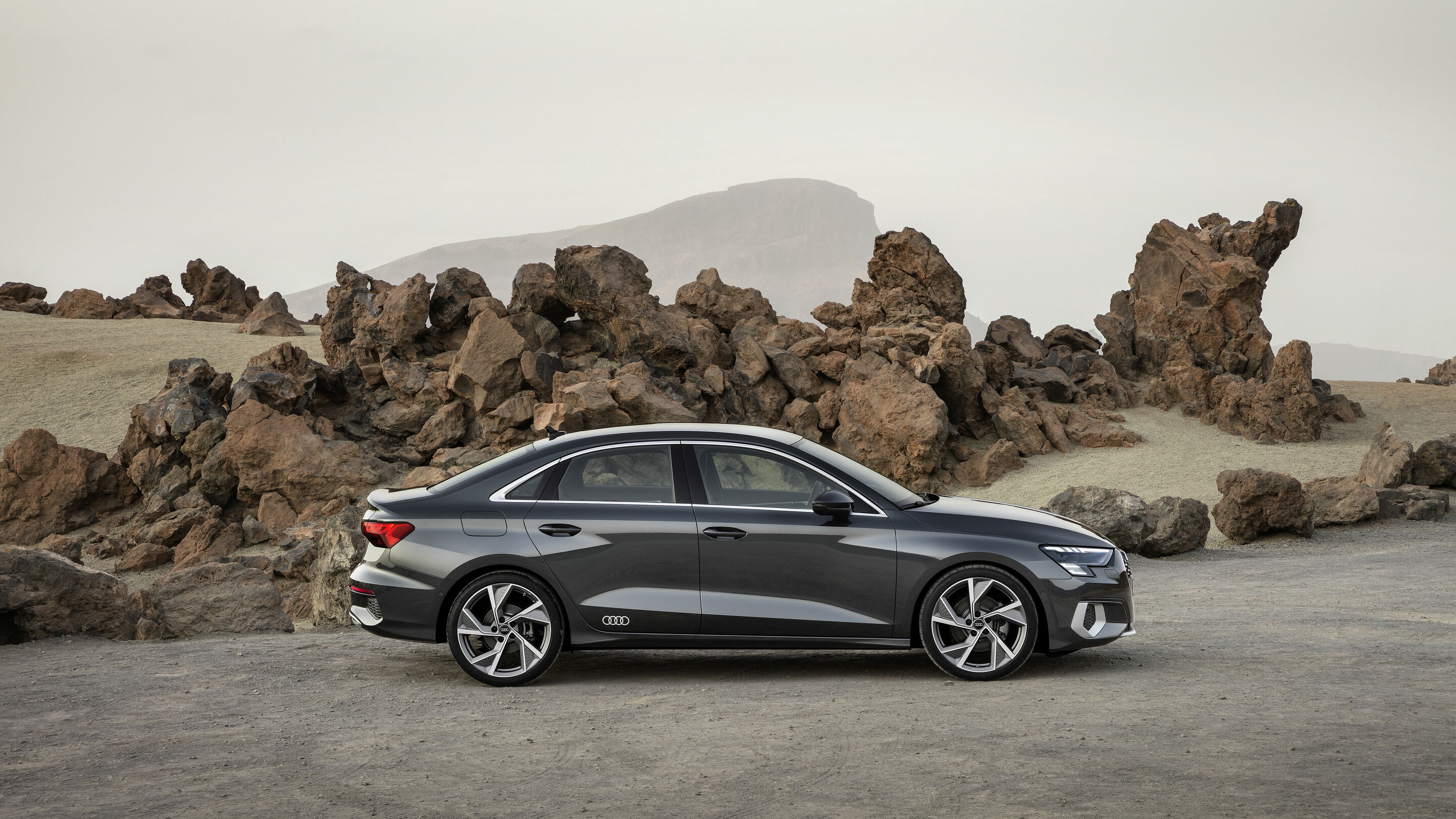 Audi A3 Limousine - Standaufnahme,
Farbe: Manhattan grau
