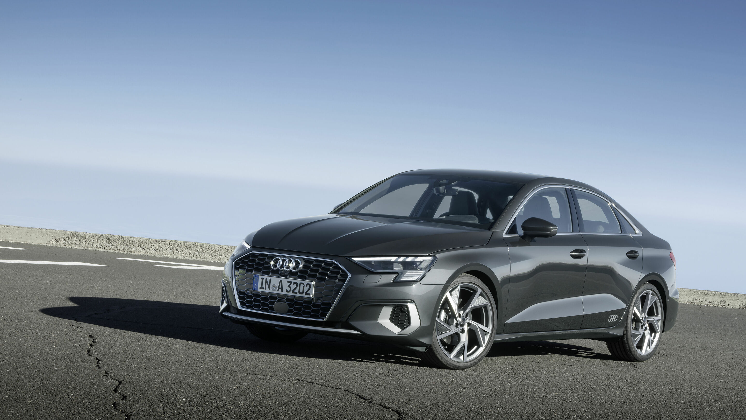Audi A3 Limousine - Standaufnahme,
Farbe: Manhattan grau