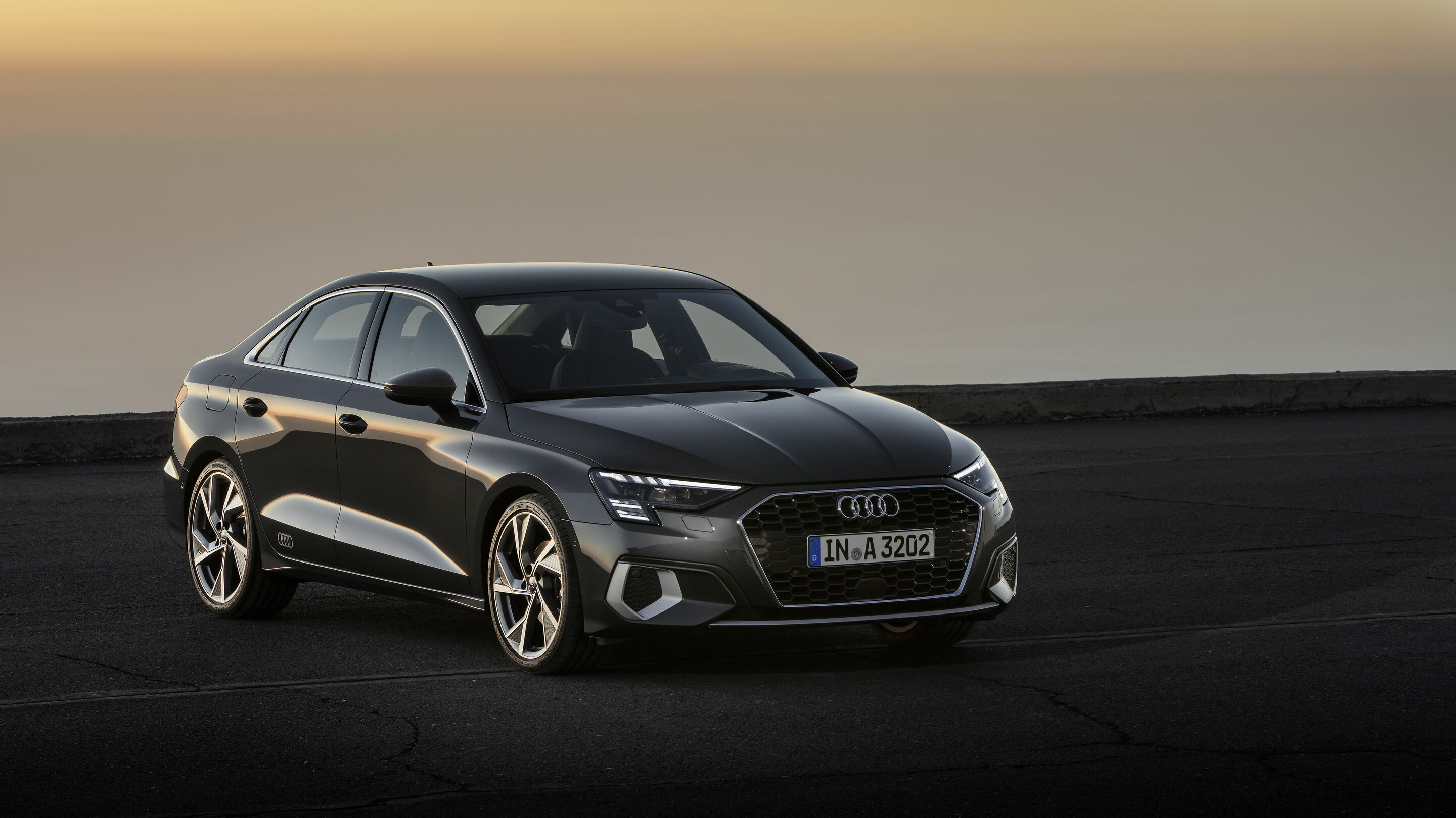 Audi A3 Limousine - Standaufnahme,
Farbe: Manhattan grau