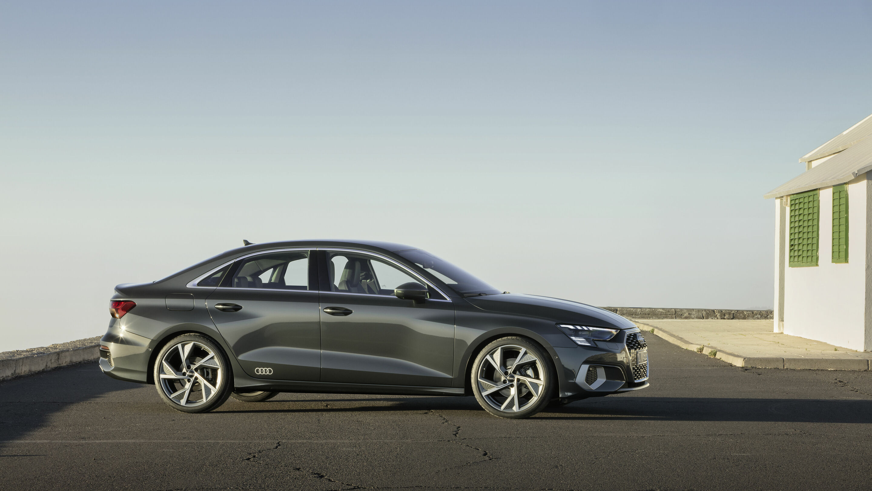 Audi A3 Limousine - Standaufnahme,
Farbe: Manhattan grau