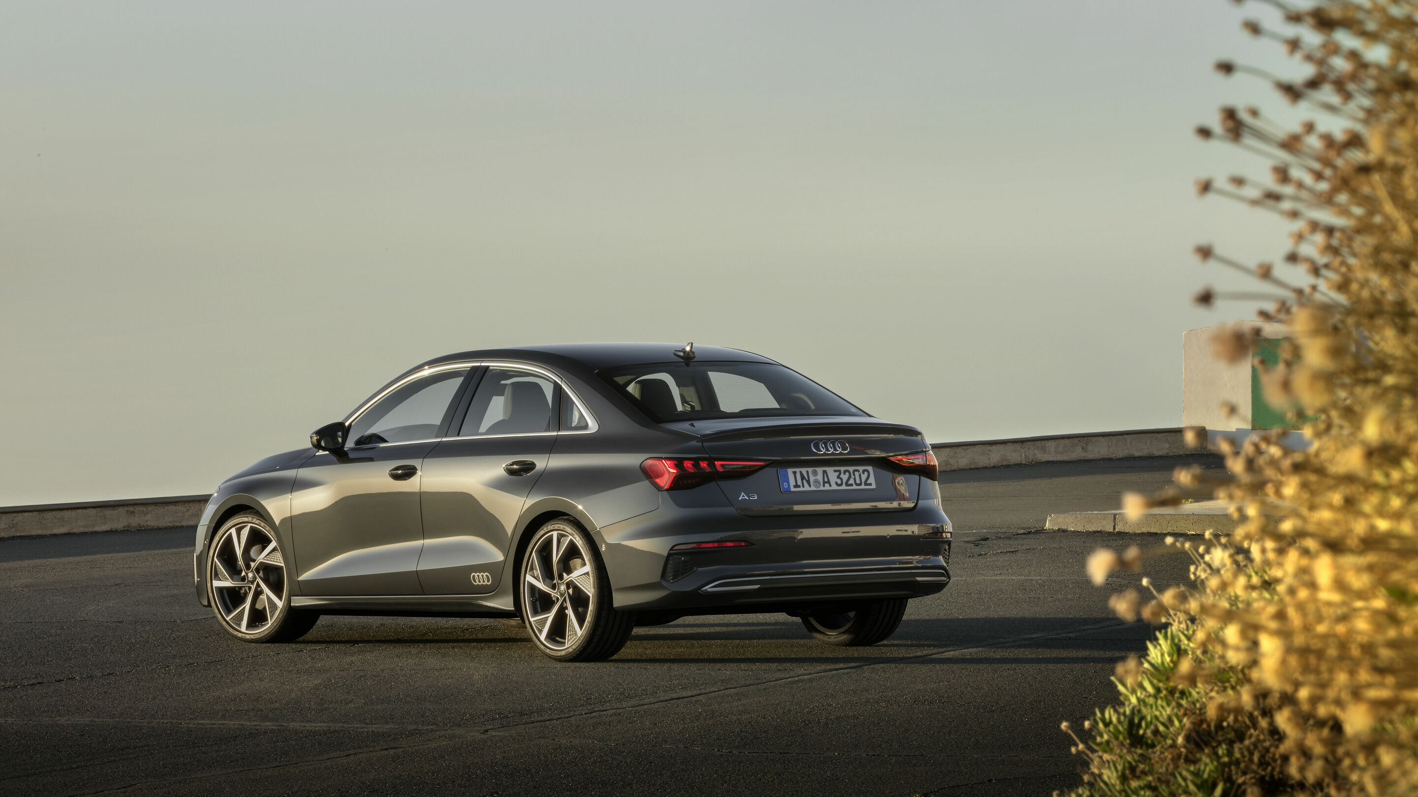 Audi A3 Limousine - Standaufnahme,
Farbe: Manhattan grau