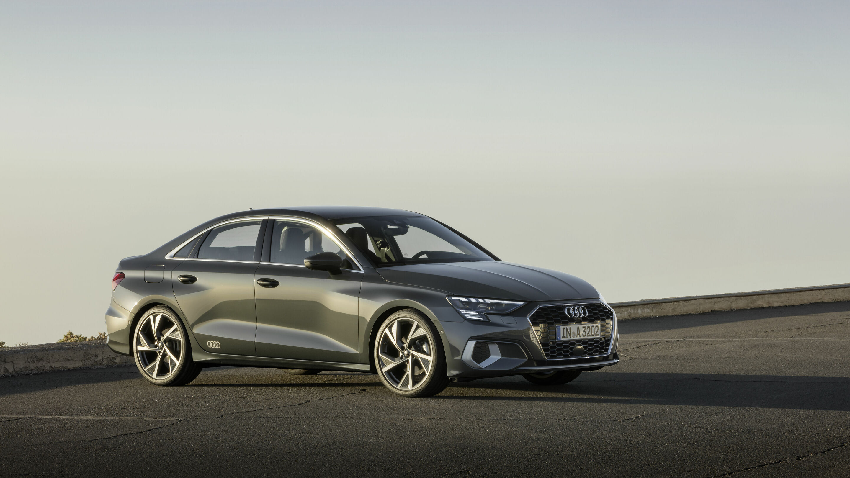Audi A3 Limousine - Standaufnahme,
Farbe: Manhattan grau