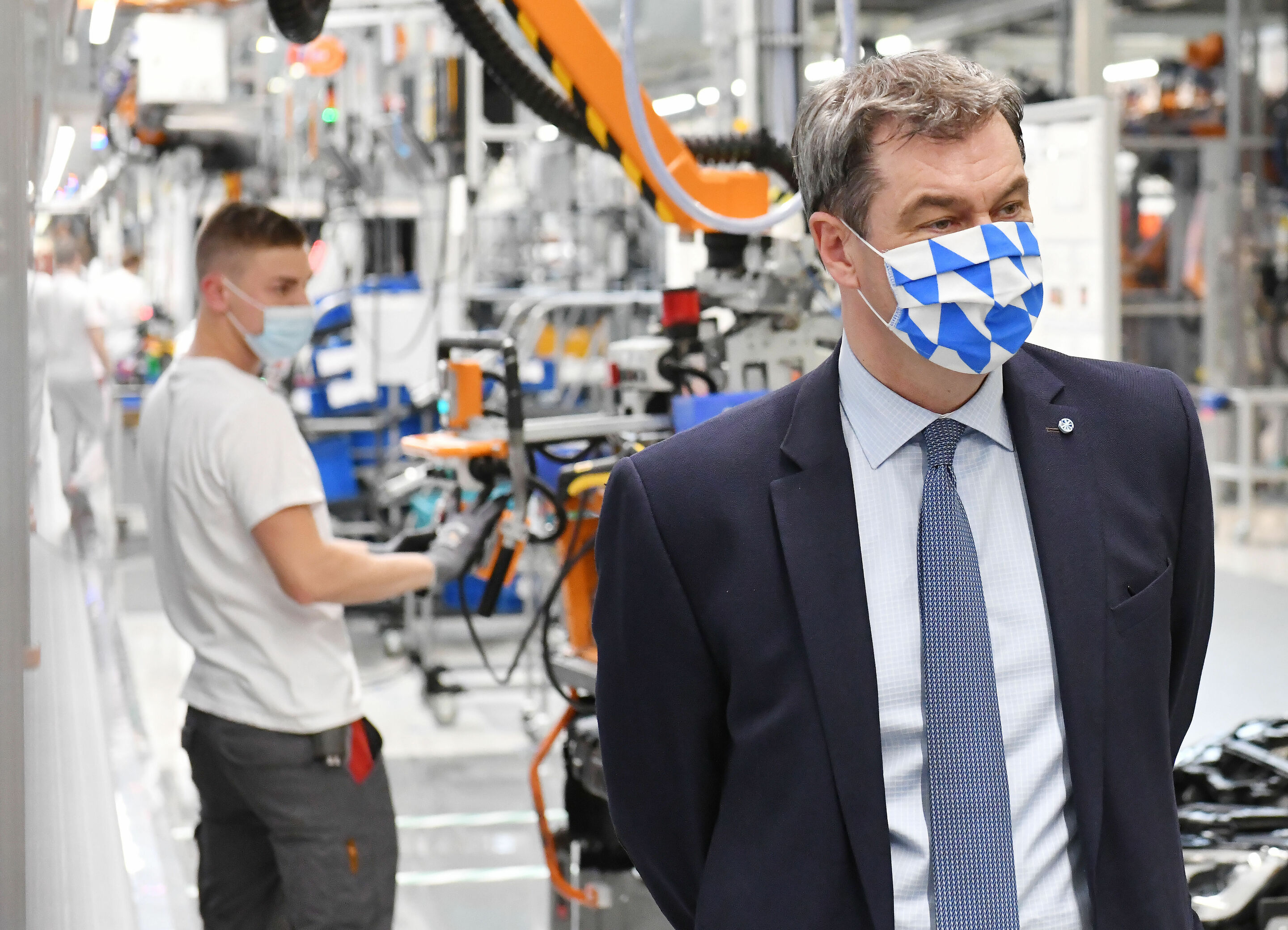 Markus Söder Visits Audi: Bavaria’s Minister President Impressed with Protective Measures - Minister President Dr. Markus Söder toured the Audi plant in Ingolstadt this Monday to witness the restart of production as well as the extensive measures being...