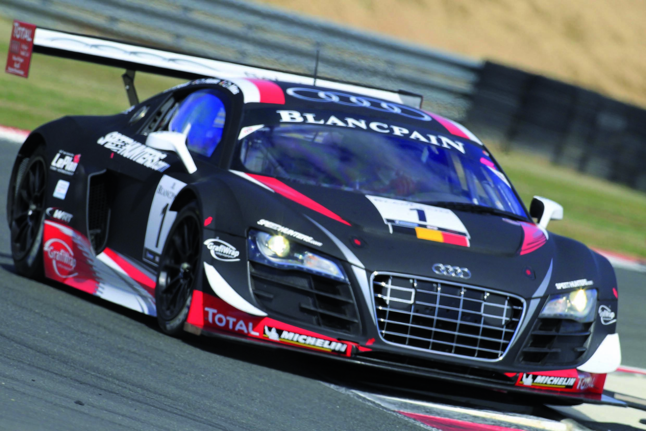Titelverteidigung in Spanien: Beim Saisonfinale der Blancpain Endurance Series im spanischen Navarra machte der Audi R8 LMS ultra des Kundenteams Belgian Audi Club WRT gleich zwei Titel perfekt.