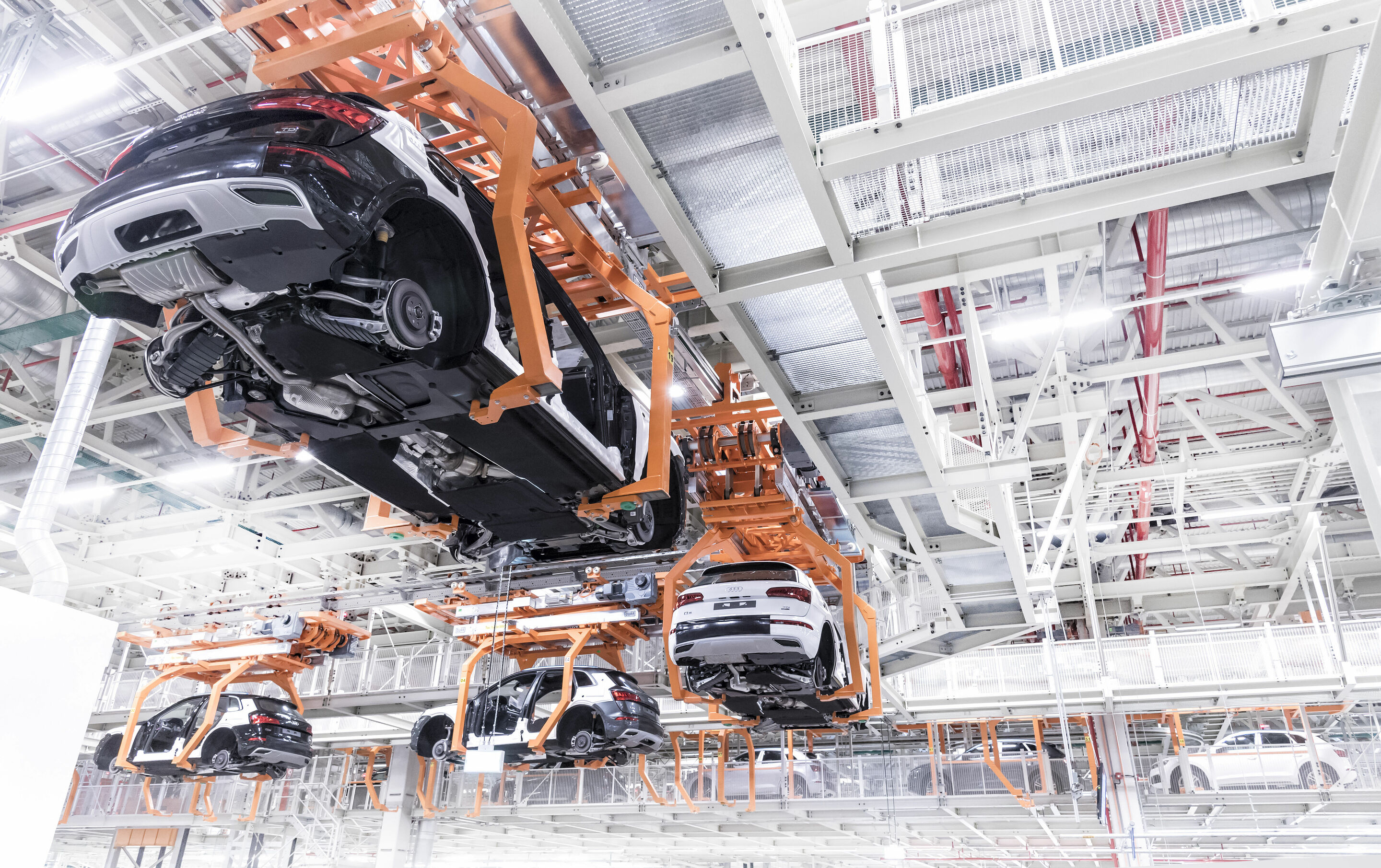 Where it all comes together: the assembly shop at Audi México. - The assembly shop at Audi México is the largest hall at the plant.