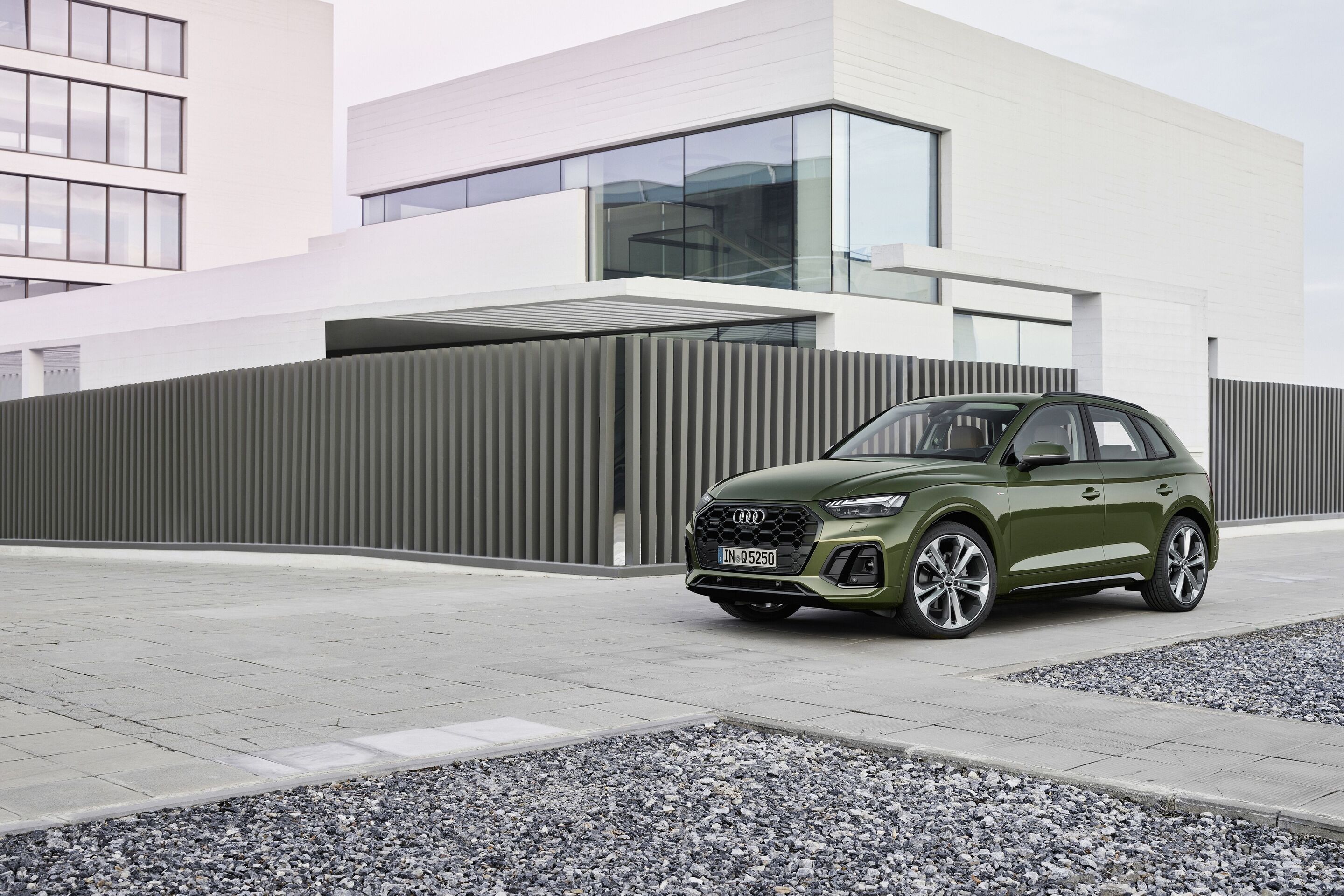 Audi Q5 40 TDI (bis 2024) - Standaufnahme
Farbe: Distriktgrün